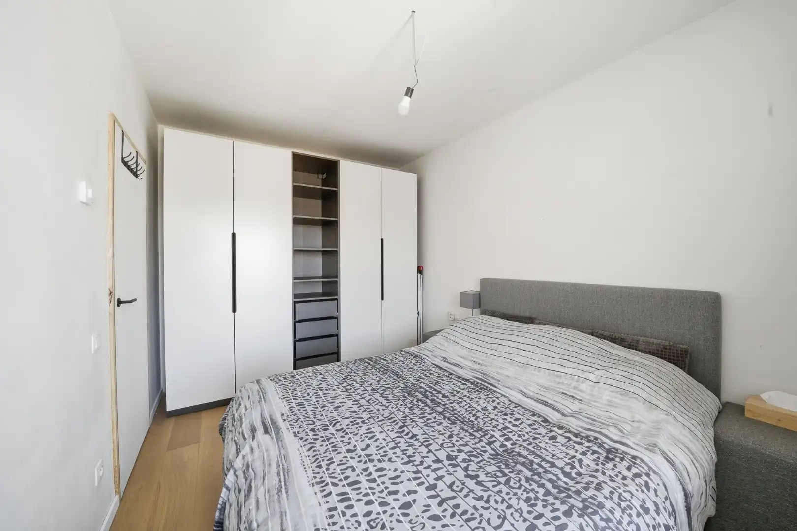 Modern energiezuinig 2-slaapkamerappartement te Bredene foto 13