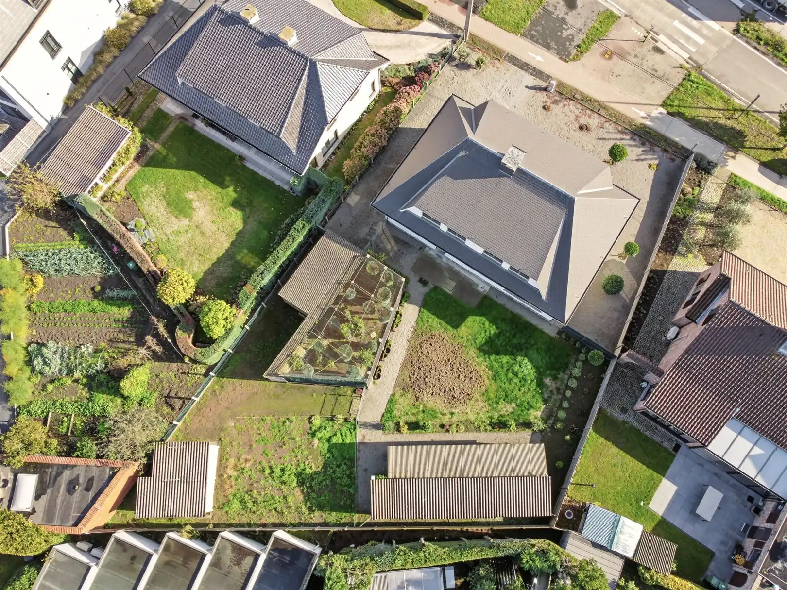 Karaktervolle villa met veel ruimte, licht en groen rondom. foto 30