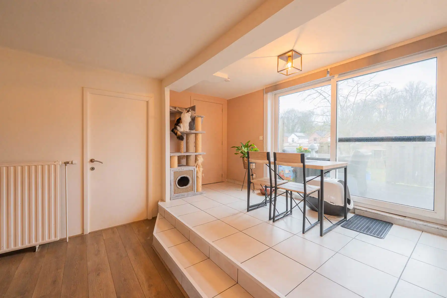 Karaktervolle, vrijstaande woning met mooie tuin foto 8