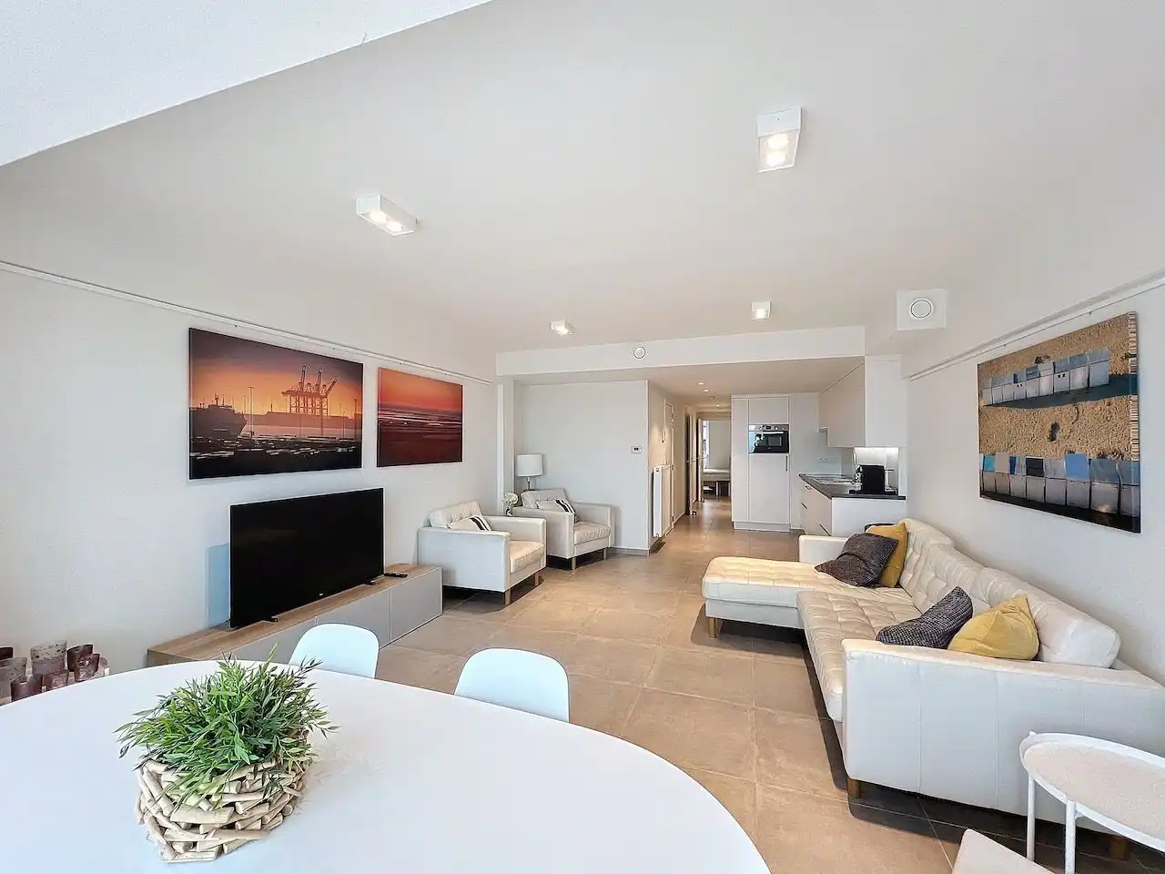 Zeedijk: aangenaam appartement met uitgestrekt zeezicht foto {{pictureIndex}}