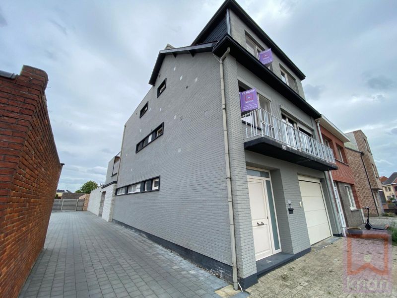 Ruime woning met grote garage (+-93m²) EN magazijn (+-170m²), centrum Geel, ideaal voor zelfstandige of vrij beroeper foto 2