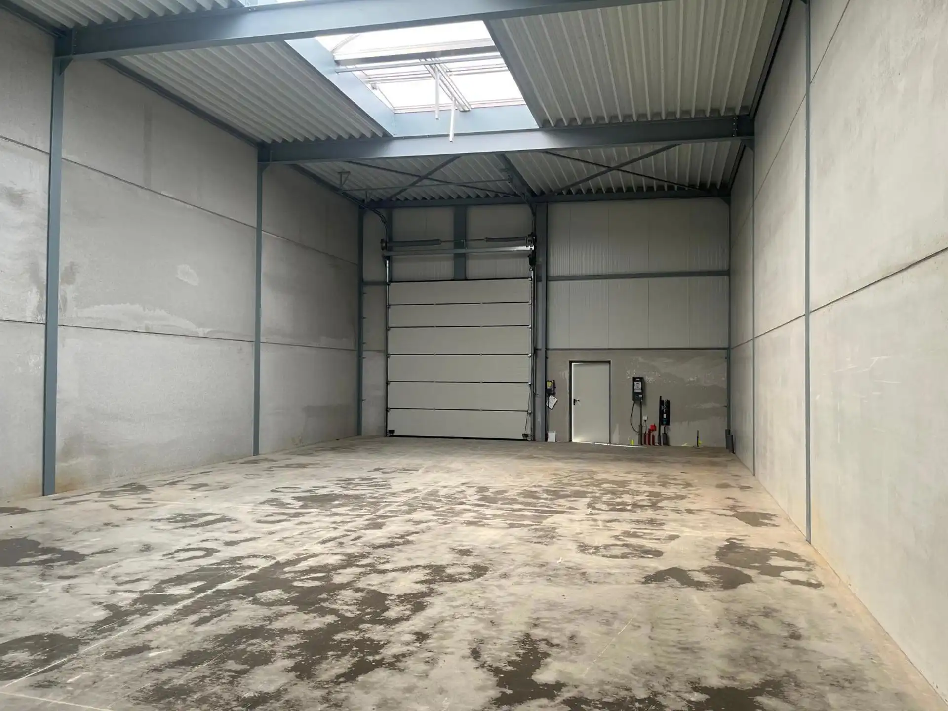 Nieuw praktisch magazijn 200m² te Ranst foto 2