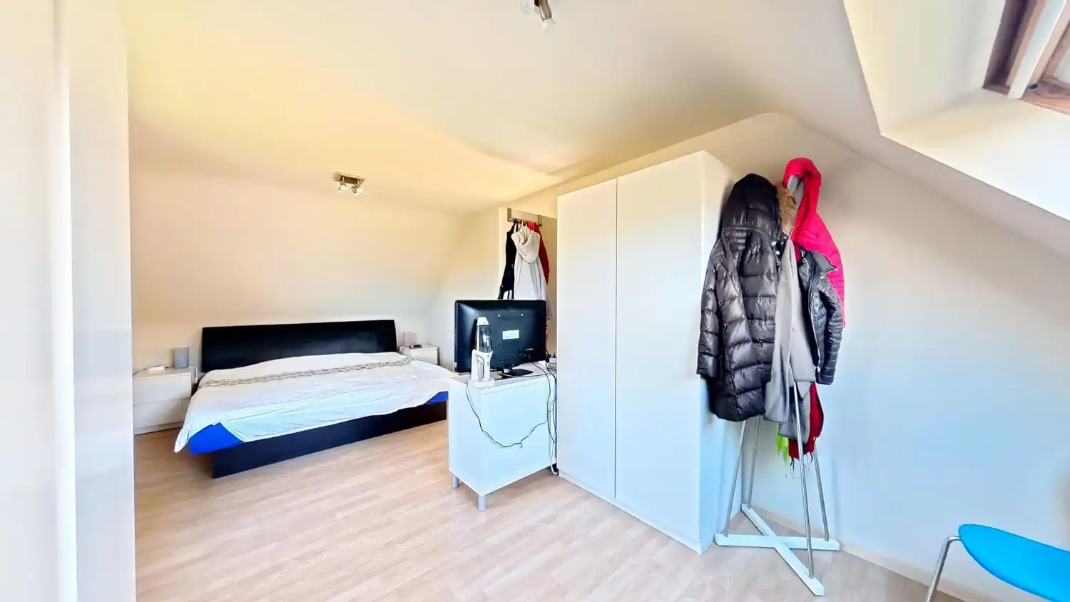 Ruime woning met 3 slaapkamers met prachtig zicht op de Koppenberg! foto 9