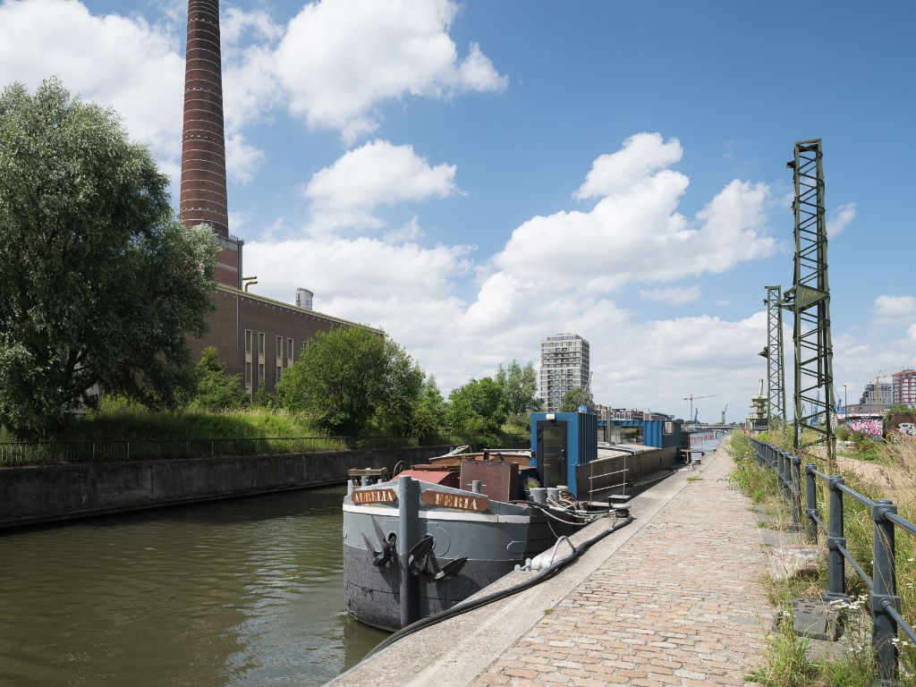 Instapklare woonboot ‘Aurelia Feria’ te koop op een unieke locatie, aan het stadscentrum, Kleindokkaai. foto 30