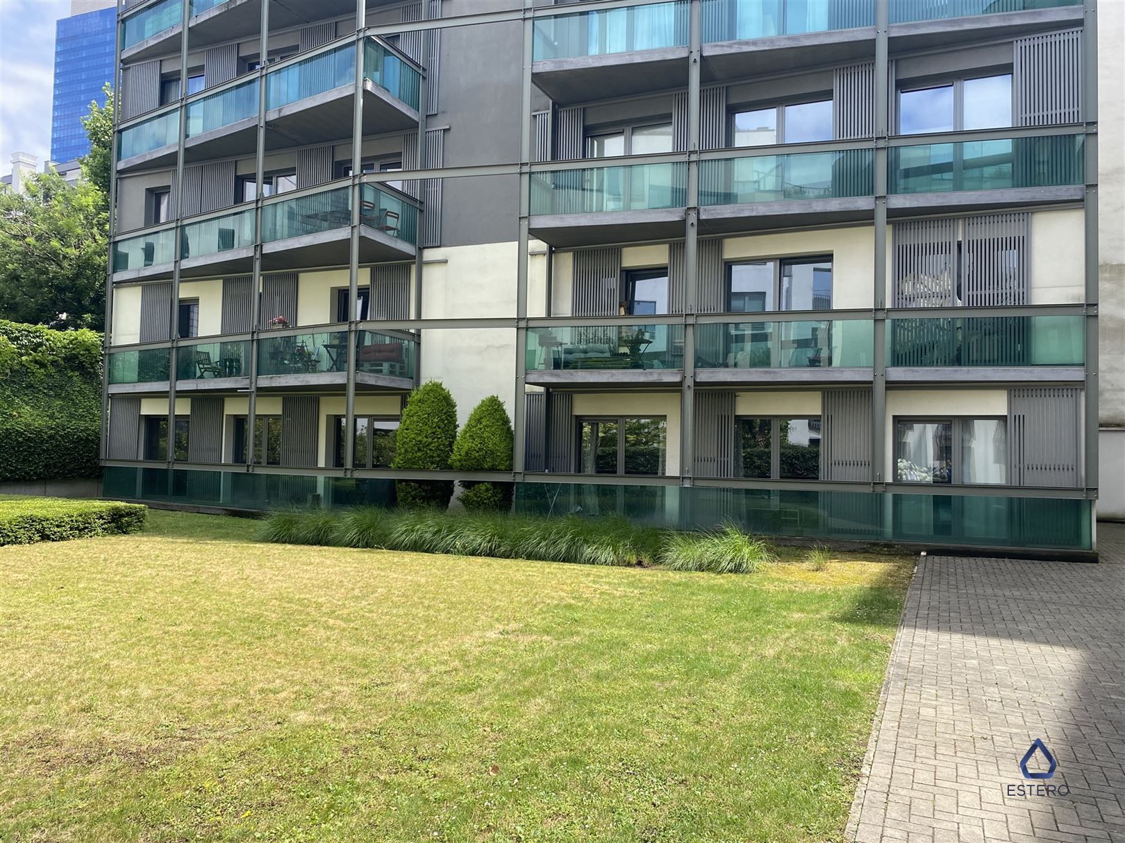 Gemeubeld 1-slaapkamer appartement te Brussel  foto {{pictureIndex}}
