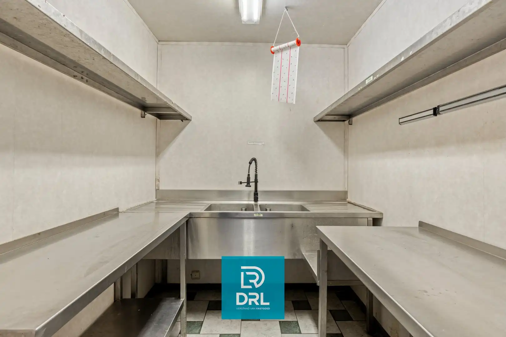 COMMERCIEEL PAND met LOODS te KORTEMARK foto 18