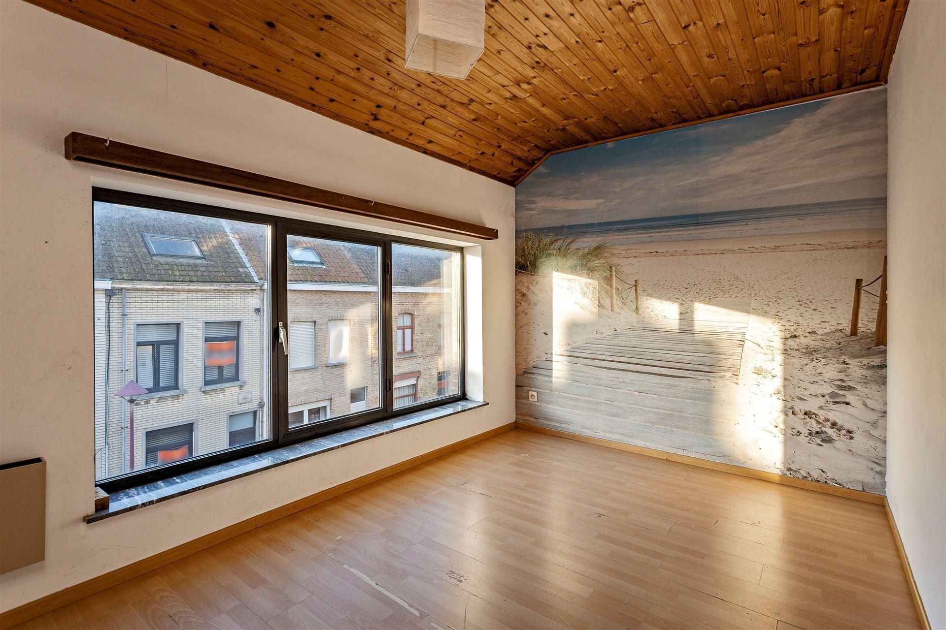 WONING / CENTRALE LIGGING foto 8