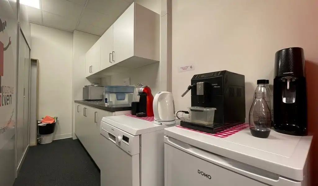 Commerciële kantoorruimte te huur in Antwerp Gate I te Berchem foto 7