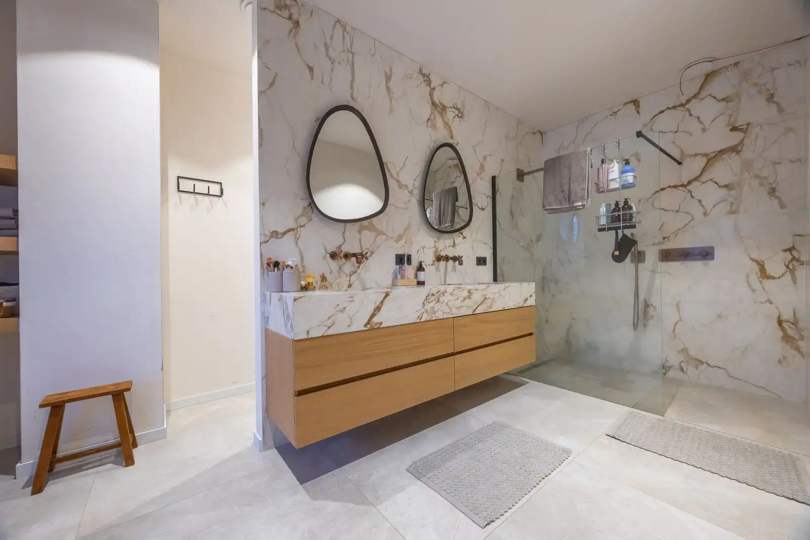 Exclusieve recente villa op uitzonderlijk ruim perceel in groene omgeving foto 13