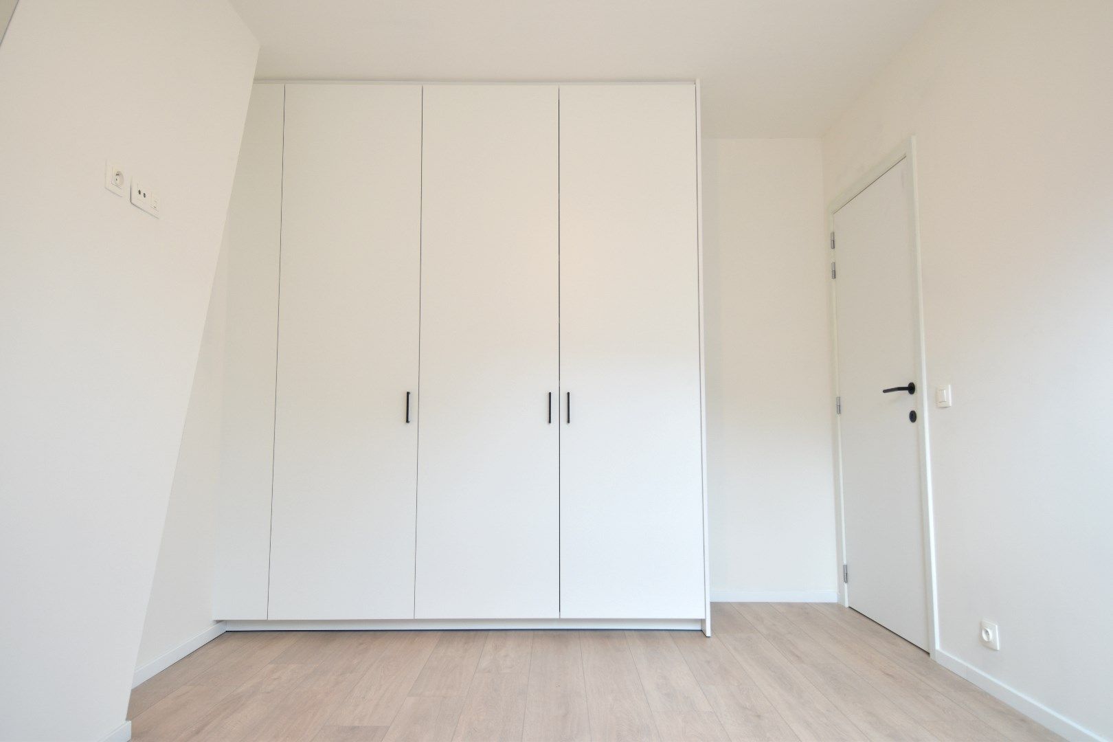 Volledig vernieuwde rijwoning met 3 slaapkamers te Bissegem foto 15