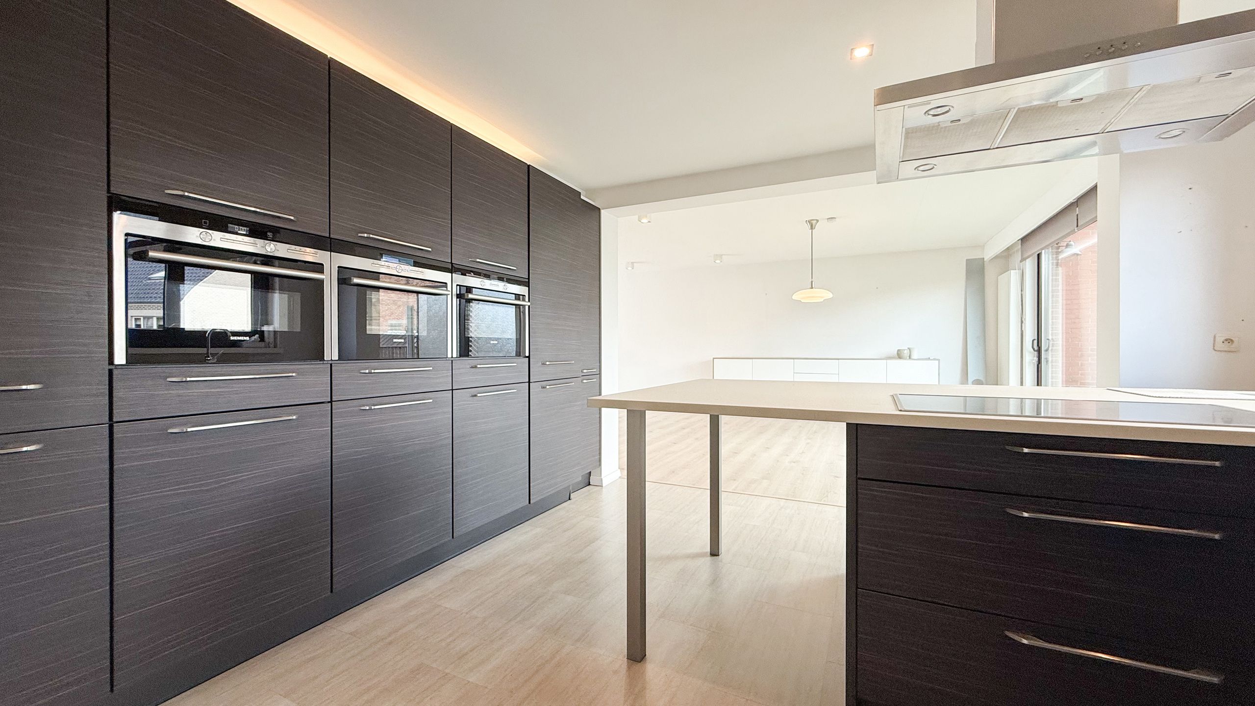 Ruim appartement met 2 slaapkamers en terras,met palletkachel foto 10