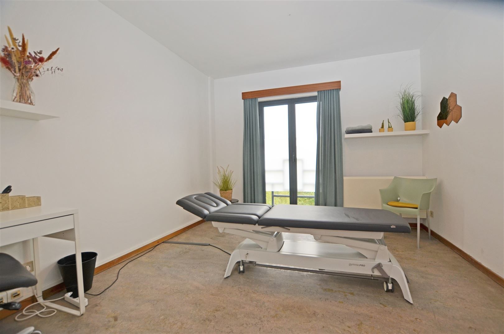 Aangenaam 3-slaapkamer appartement, ideaal voor vrij beroep  foto 12