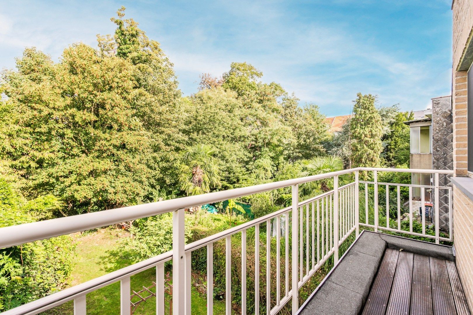 Recente kangoeroewoning met 4 slaapkamers, garage en tuin in een doodlopende straat foto 14