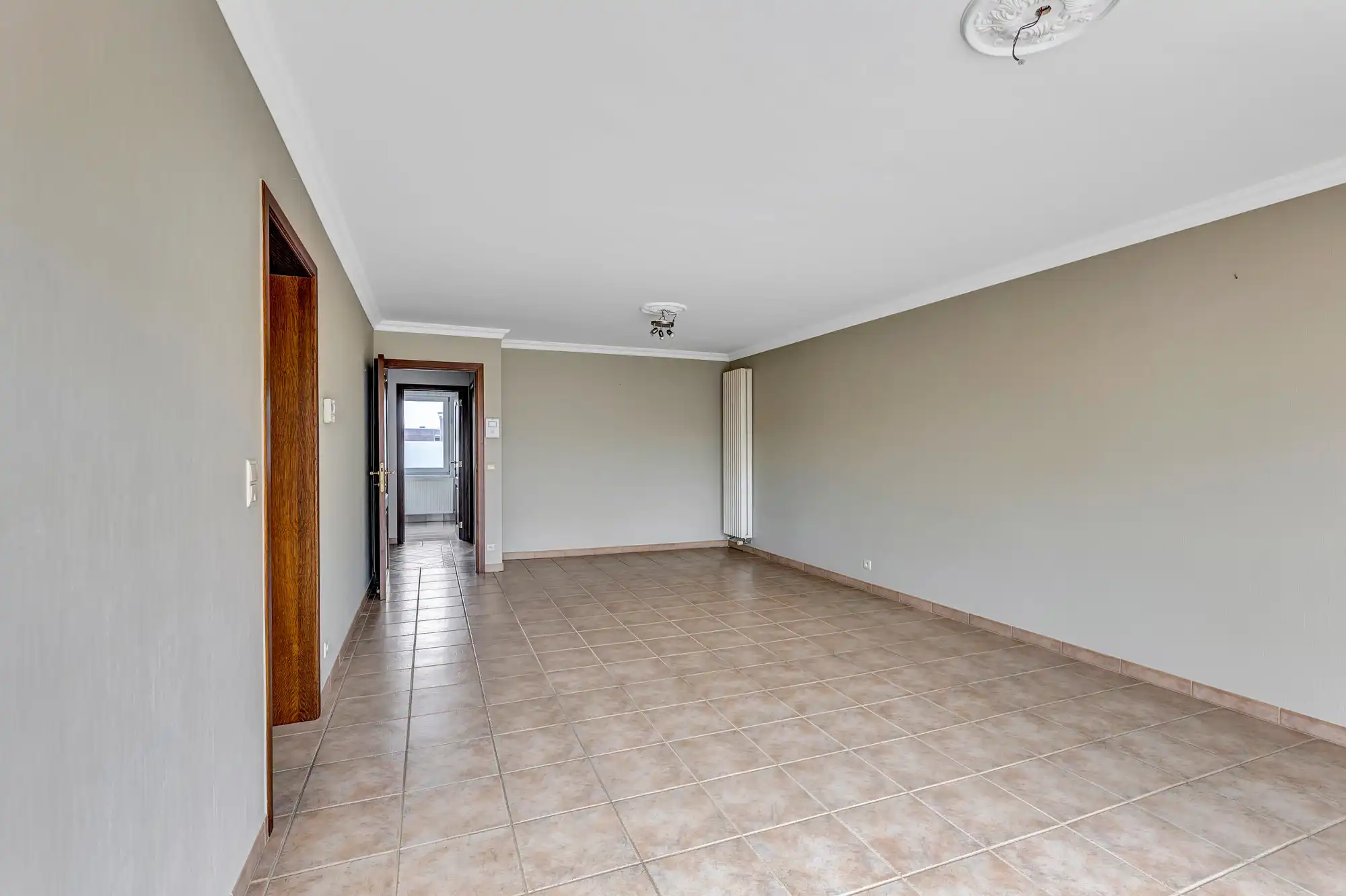 Instapklaar appartement met ruime garage foto 7