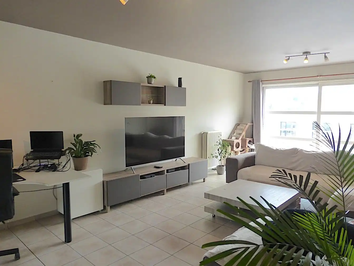 Ruim duplexappartement met 2 slaapkamers! foto 3