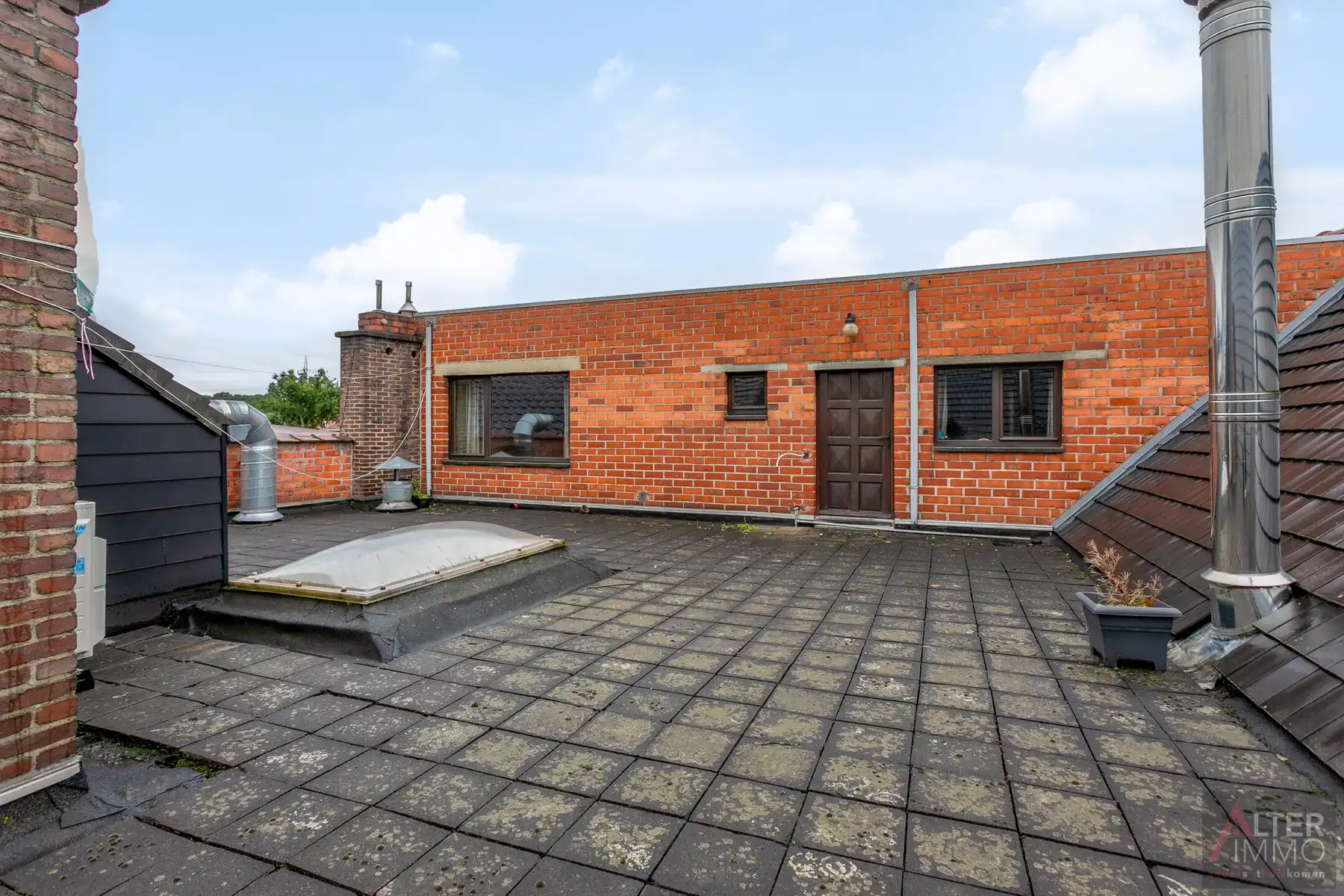 Bedrijfspand met appartement op toplocatie met uiterste visibiliteit! foto 45