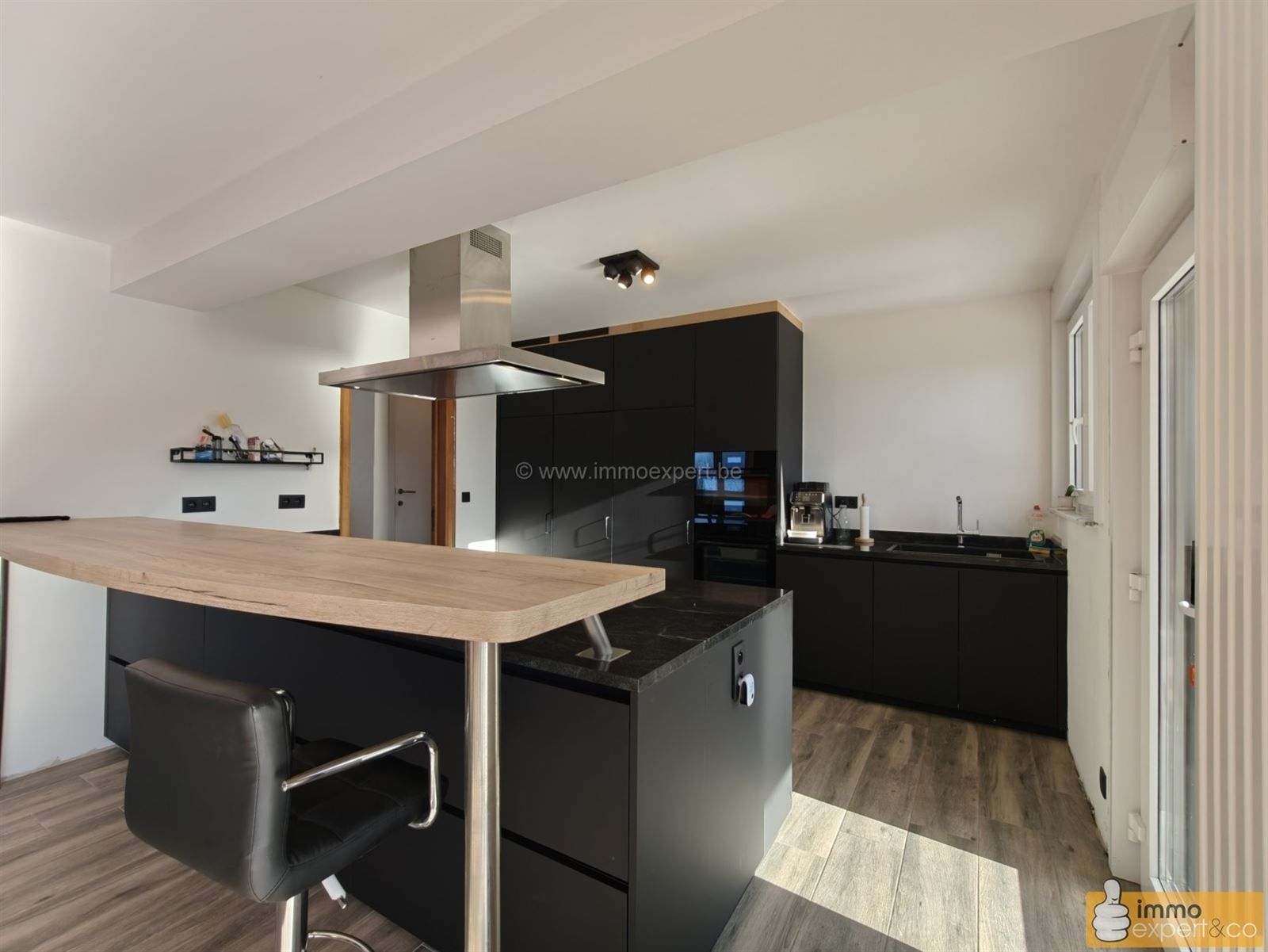 DILBEEK: Ruime gerenoveerde gezinswoning met 5 slpks en 2 badkamers foto 10