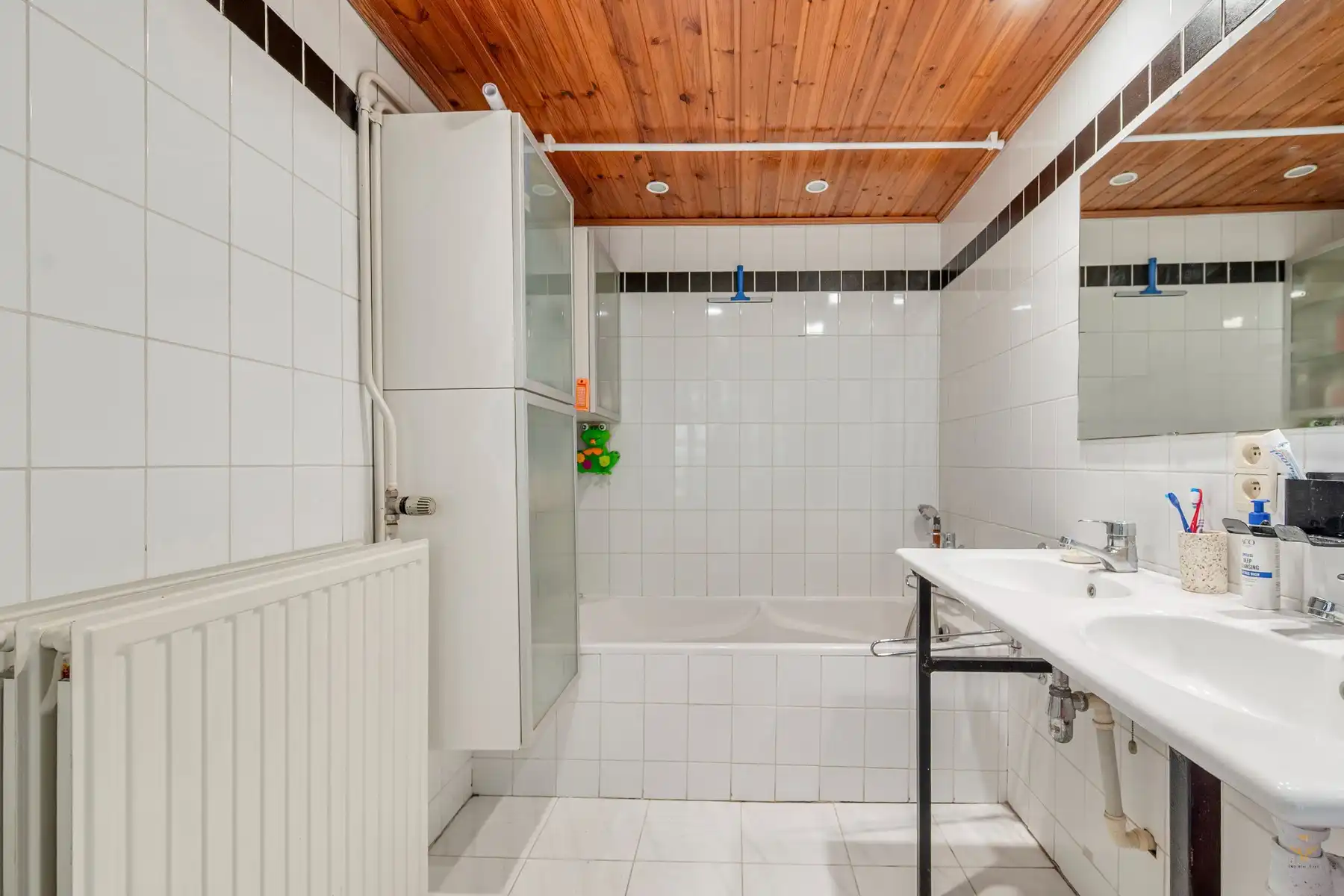 Uniek perceel met 2 volwaardige woningen foto 24