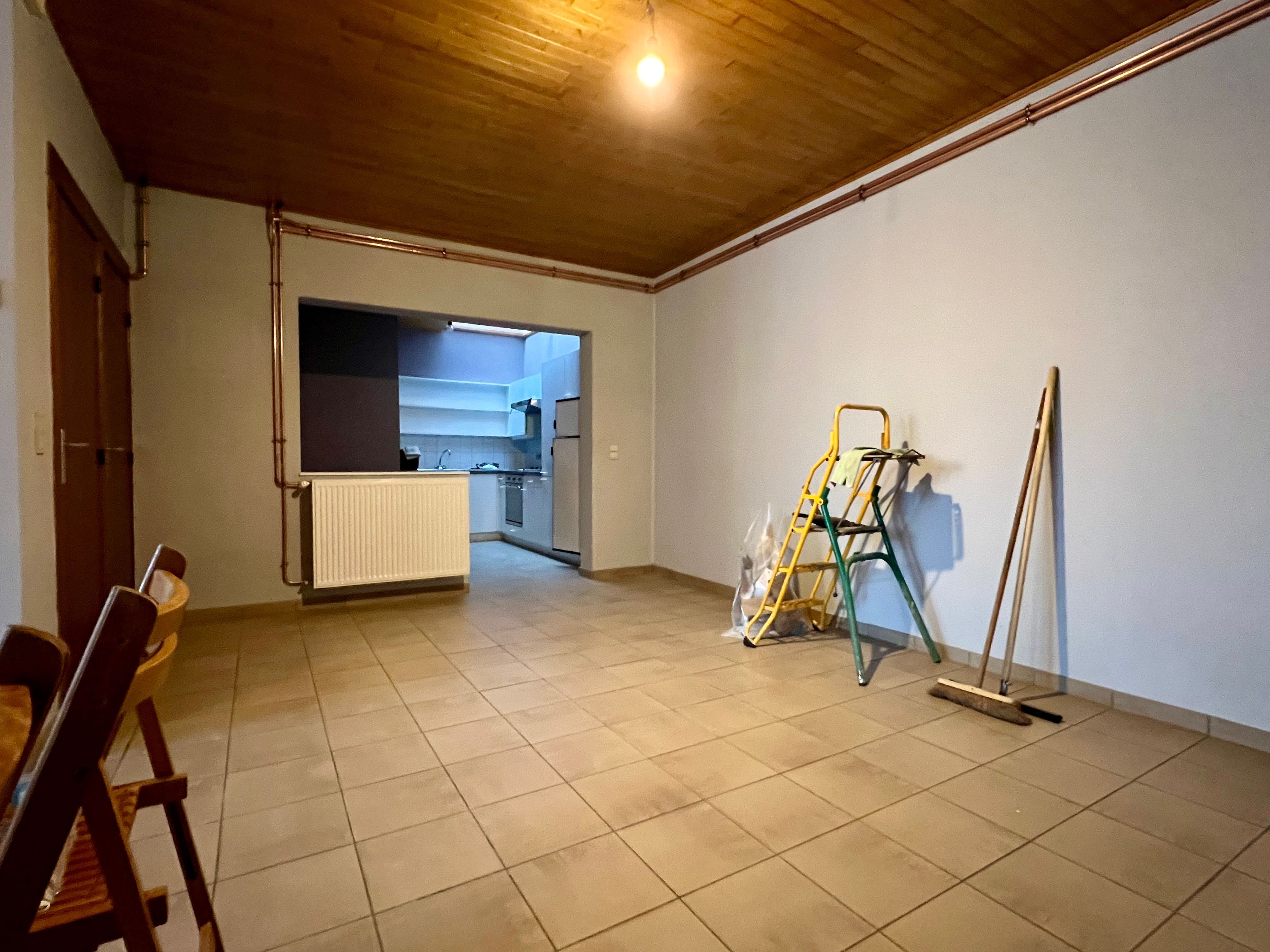 Gesloten bebouwing met 3 slaapkamers & inpandige garage centrum Eeklo foto 3