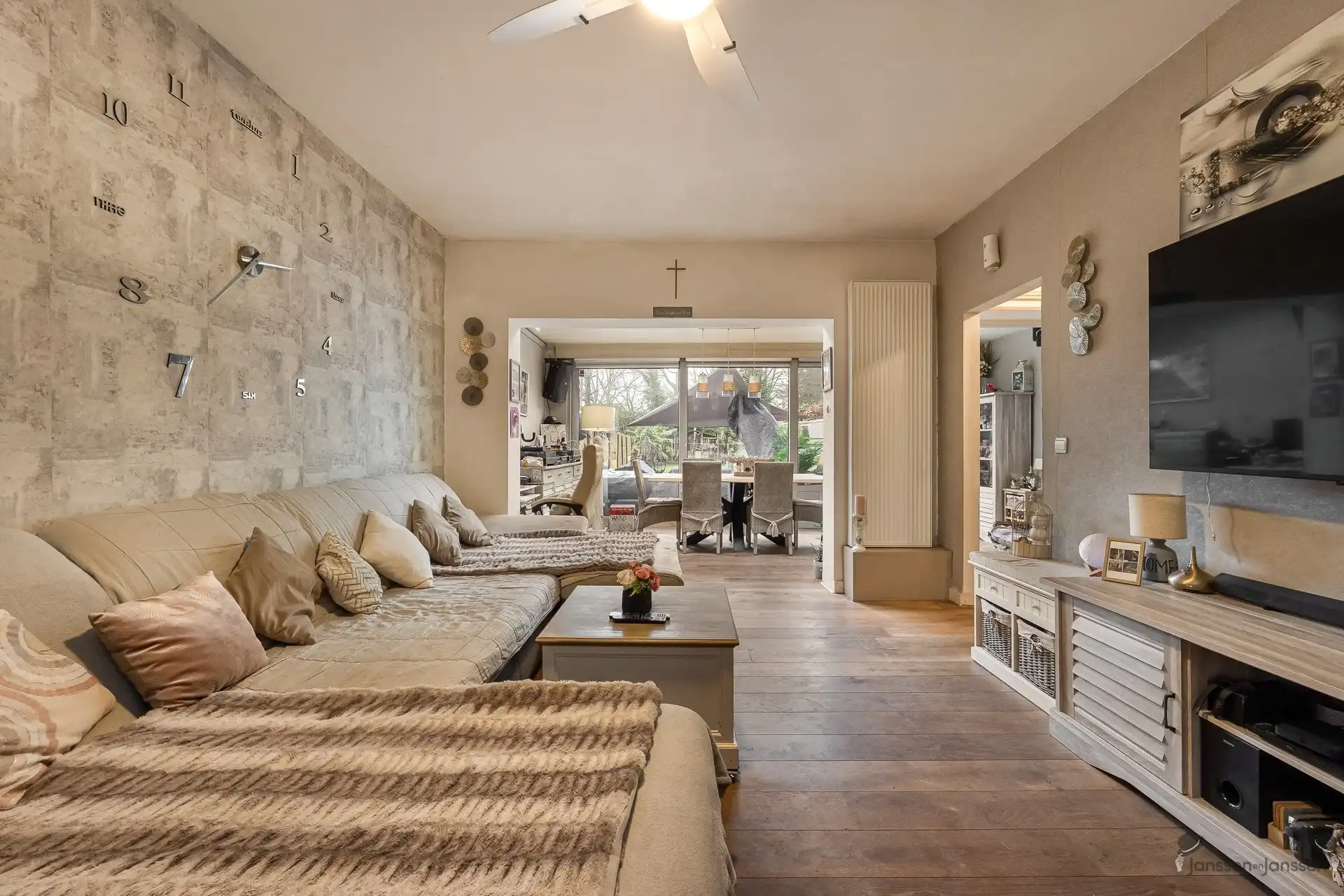 Woning met 3 (mog.4) slk, garage en ruime tuin in Brasschaat foto 2