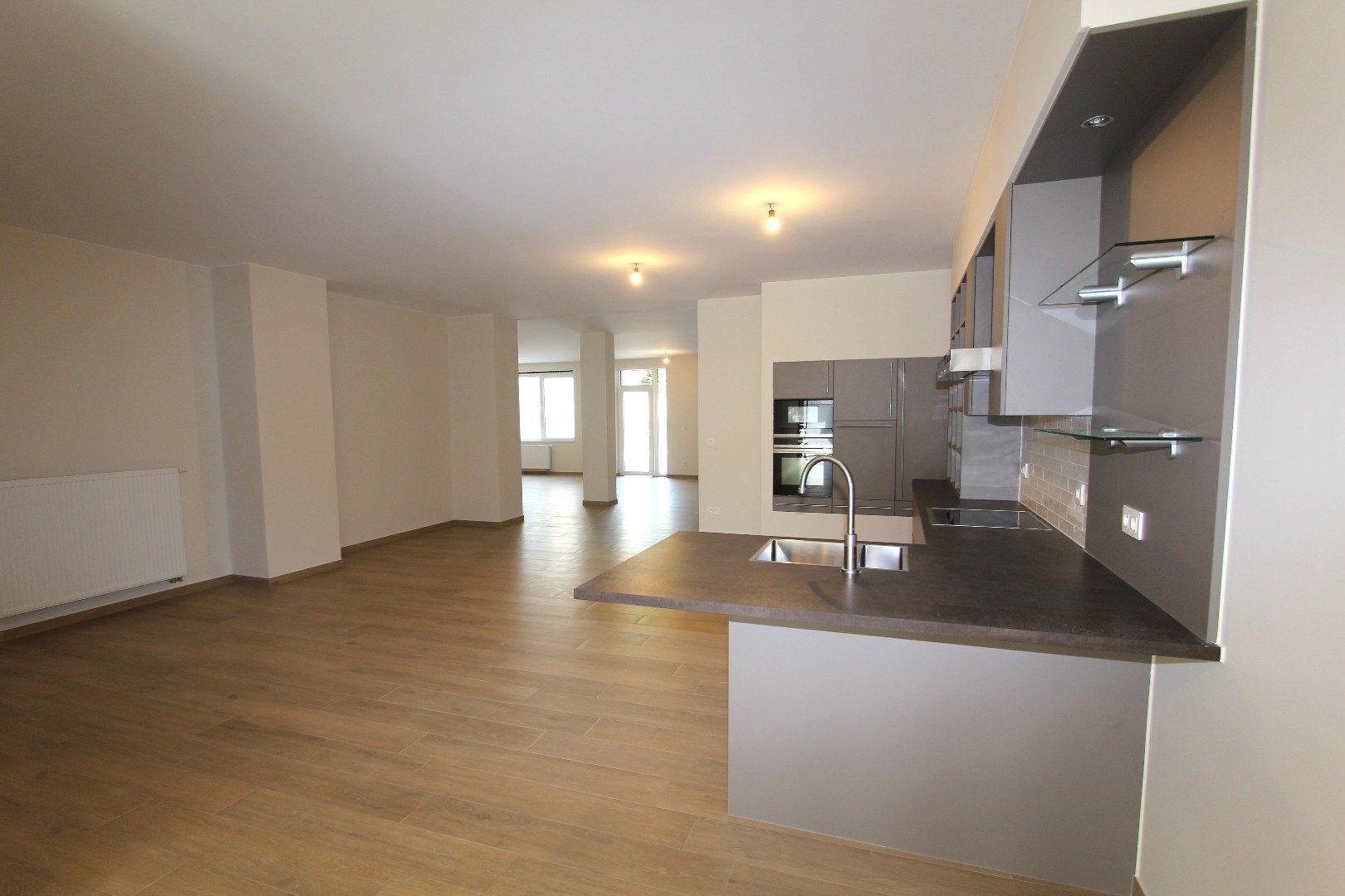 LUXE GELIJKVLOERS APPARTEMENT MET GROOT TERRAS foto 7