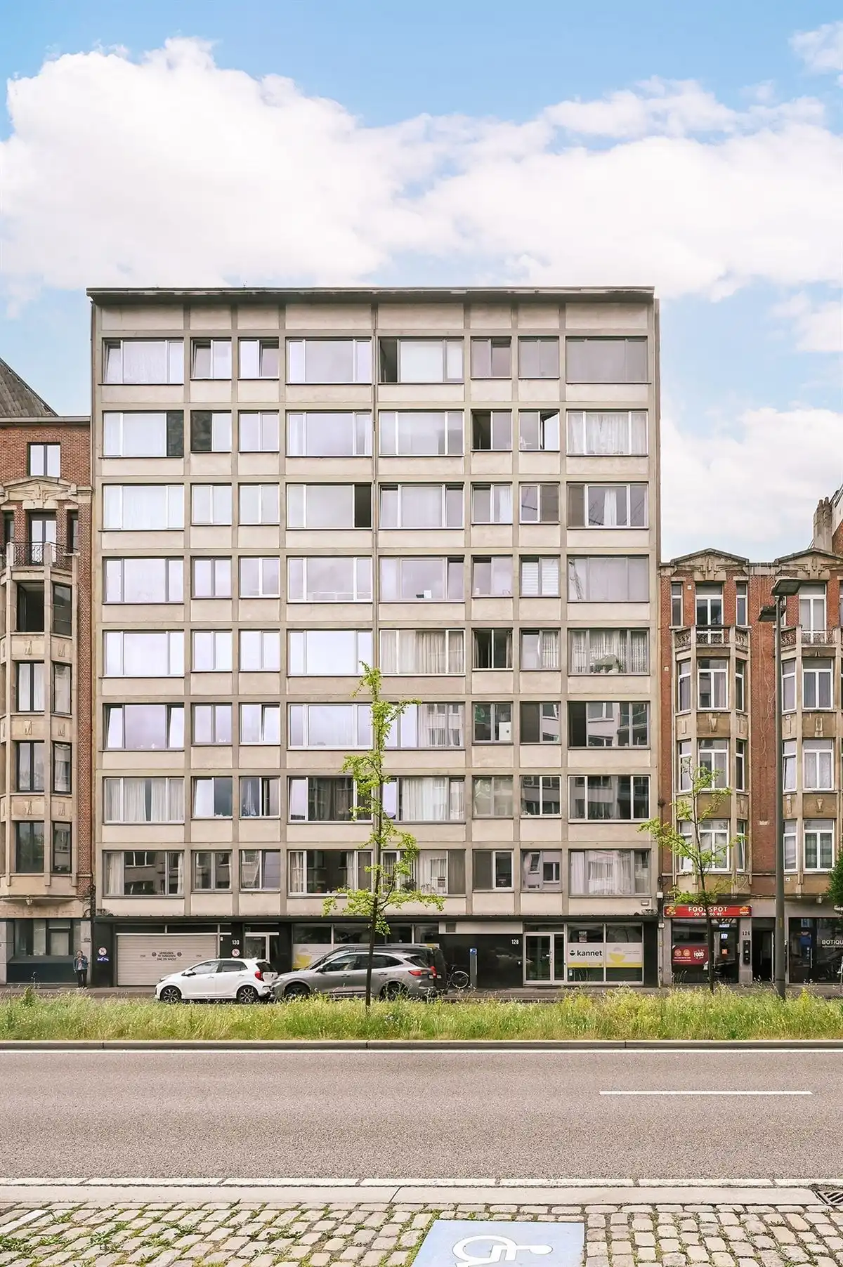 Te renoveren 2-slaapkamerappartement vlak bij Zurenborg foto 15