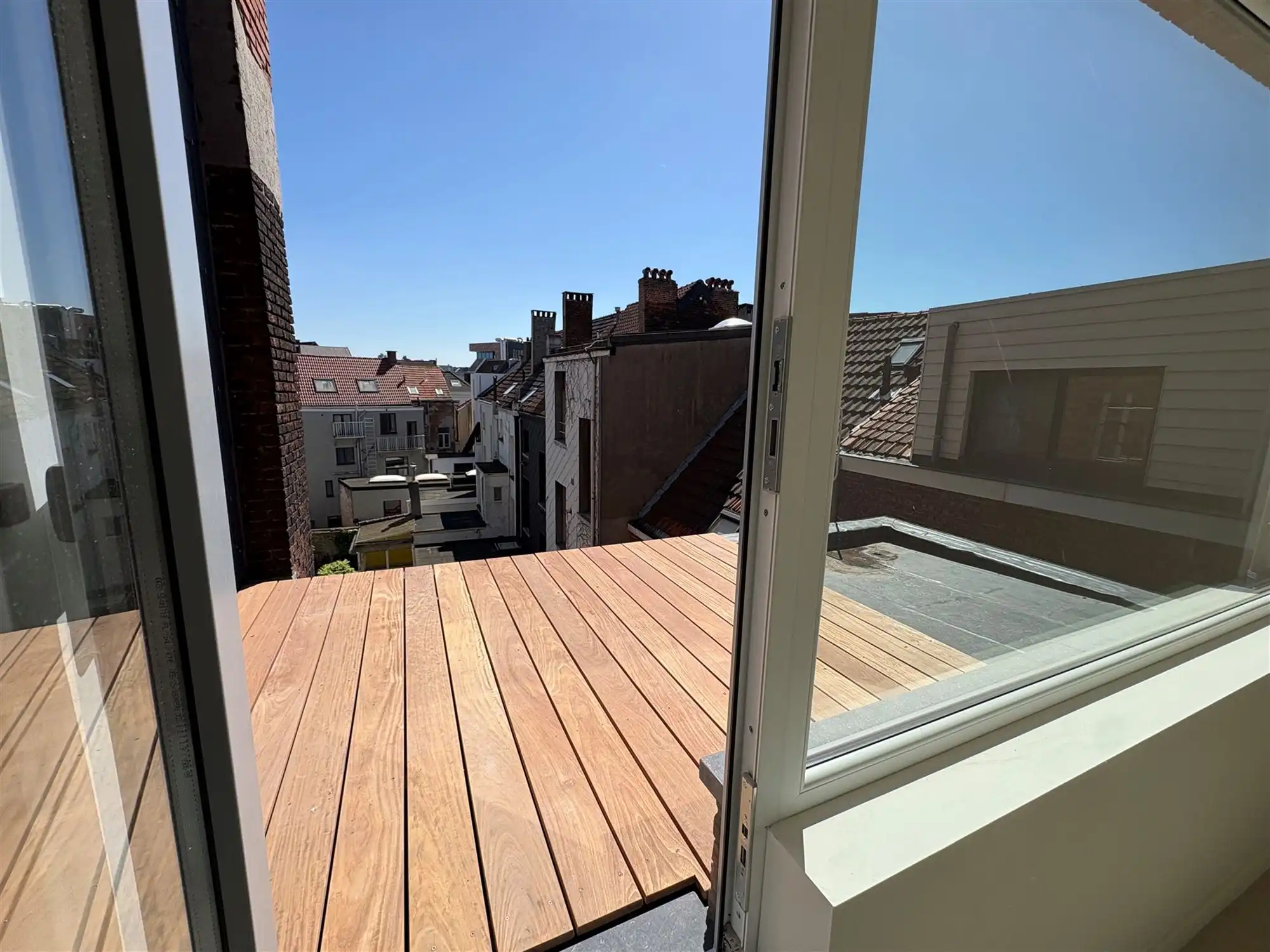 Prachtige studio met zonnig dakterras. foto 3