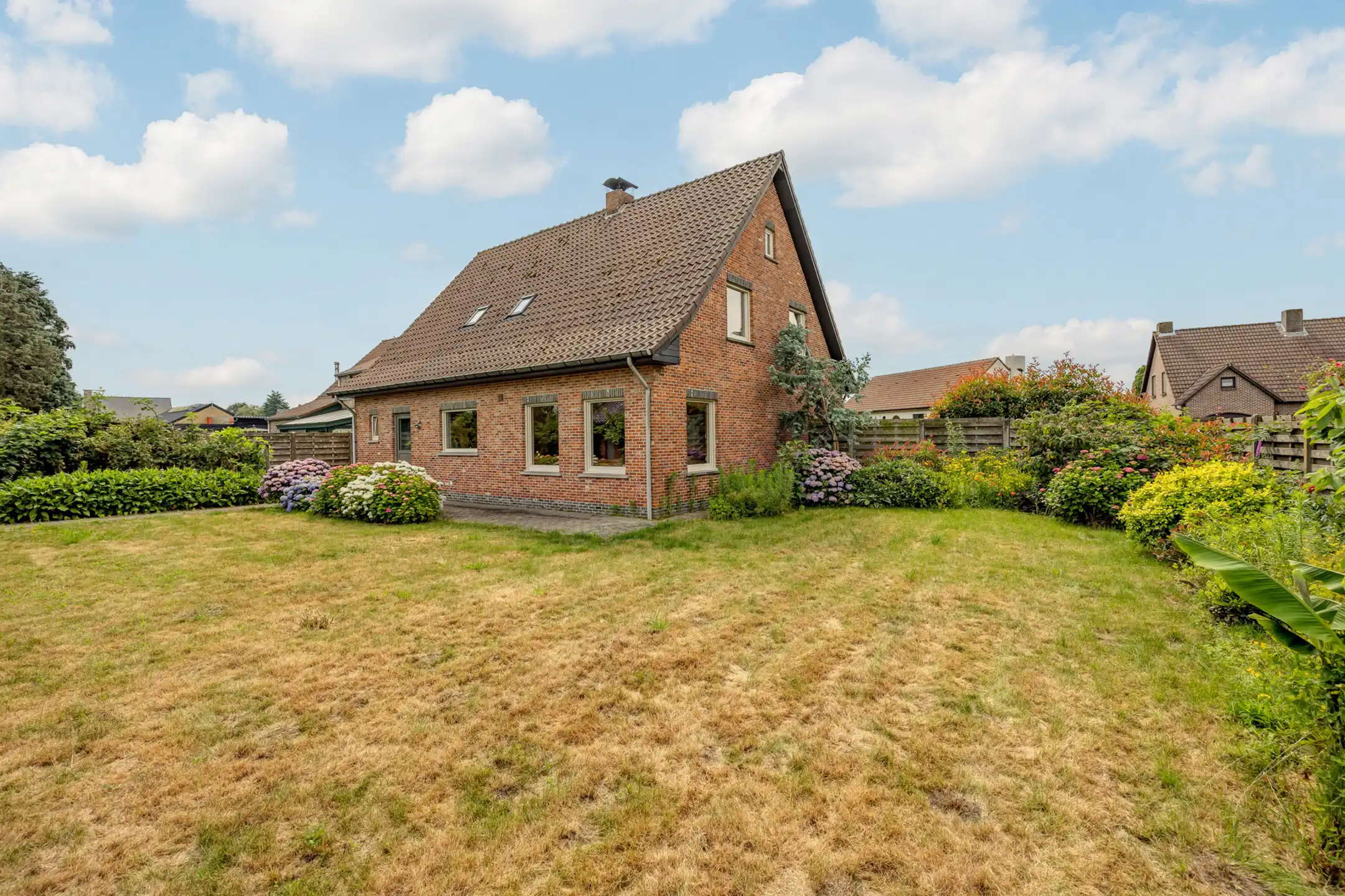 Instapklare woning met 4 slaapkamers op 865 m² foto 34