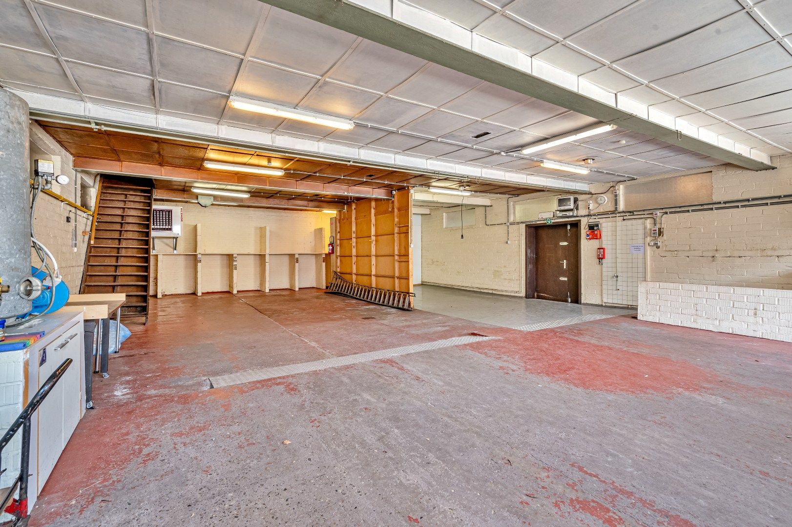 Veelzijdige eigendom met opslagruimte, werkplek en woongelegenheid in Gent foto 14