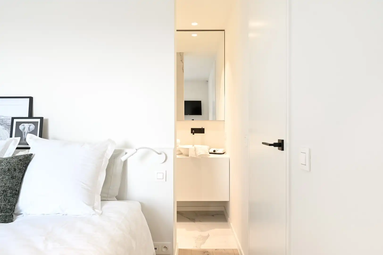 Gerenoveerd hoekappartement, heel rustig gelegen te Knokke,  genietend van een uitgestrekt zicht op het Zegemeer. foto 15