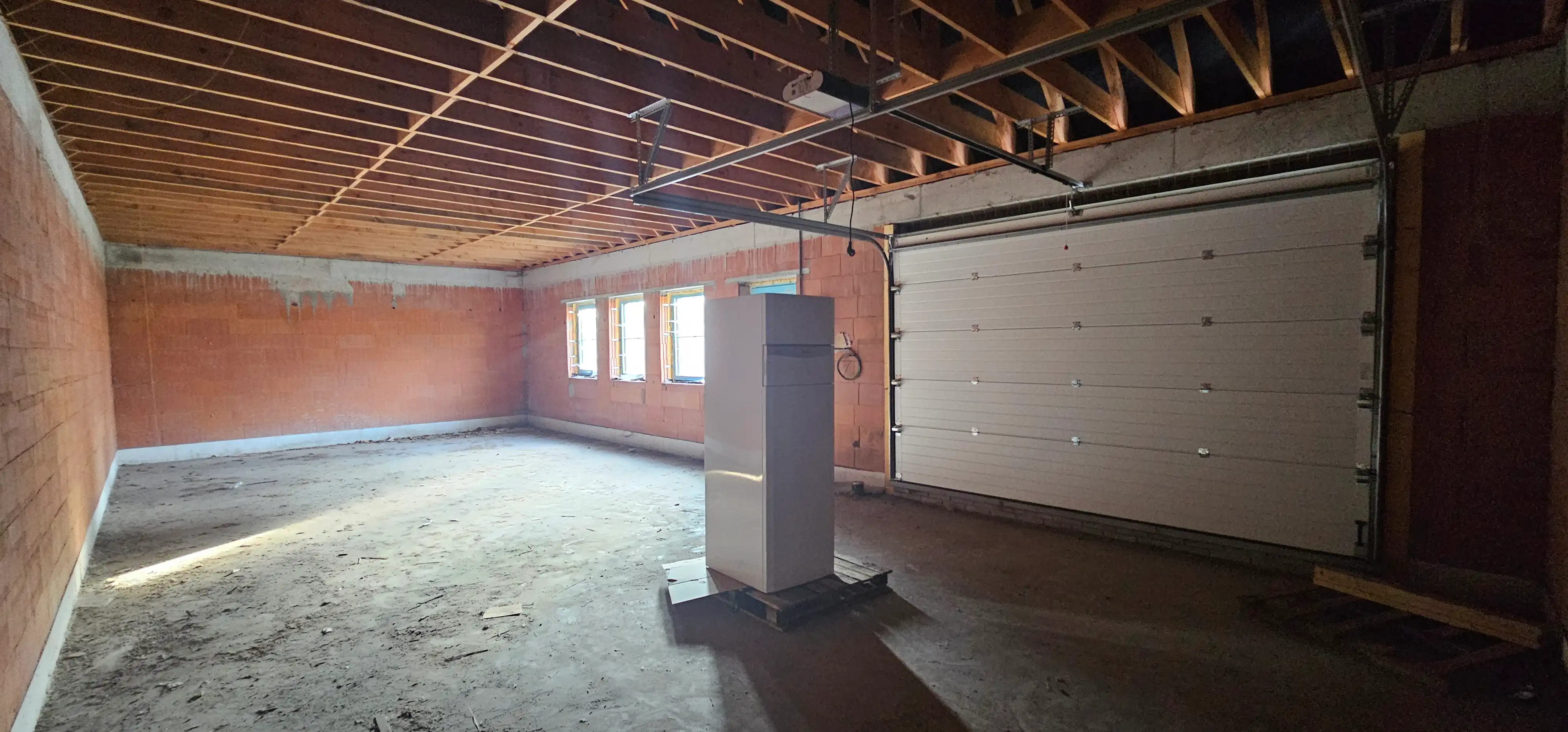 Nieuwbouw halfopen woning met loods op landelijke locatie foto 9