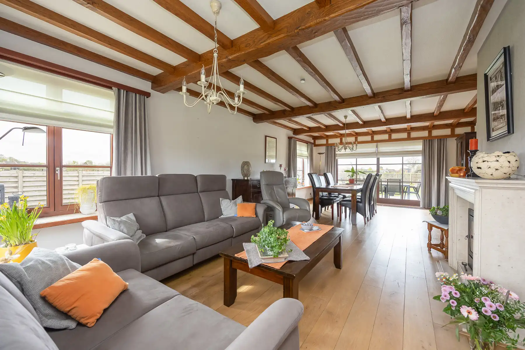 Rustig gelegen gezinswoning met 5 slaapkamers op een perceel van 1.782m². foto 15