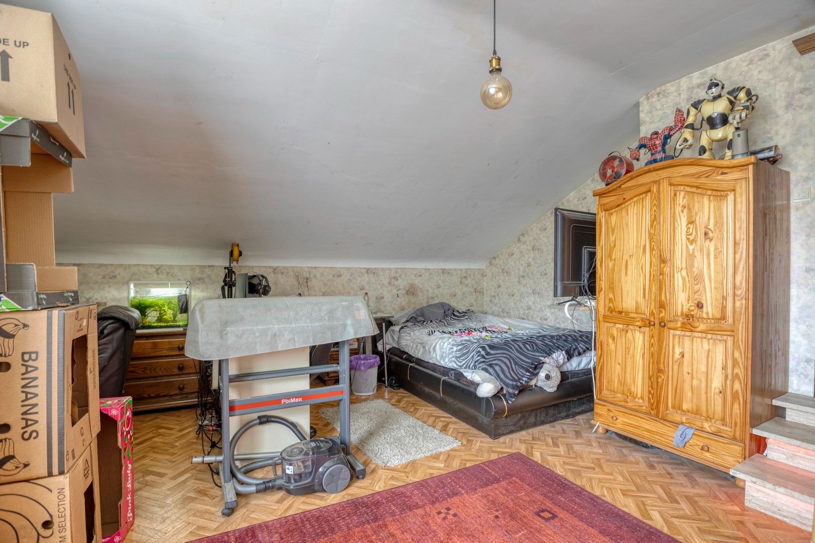 Ruime alleenstaande villa met garage, zonnig terras en tuin op 899 m² foto 15