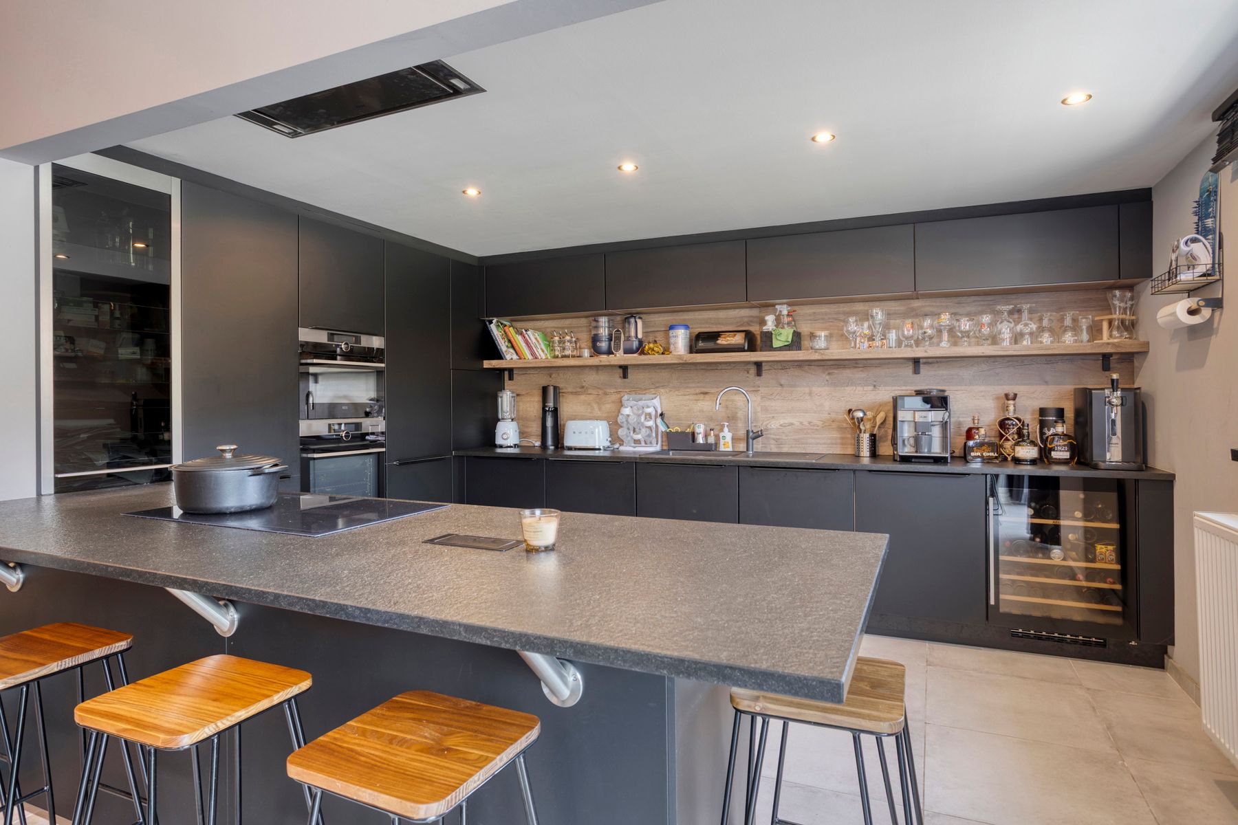 Gerenoveerd 2-slaapkamer appartement op centrale ligging foto 10