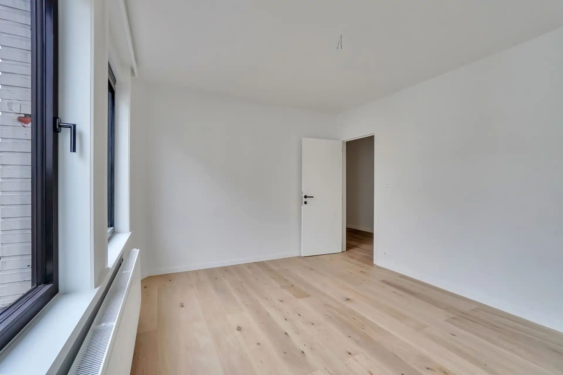 Stijlvol gerenoveerd 2 slaapkamer app. in het centrum Hasselt foto 14