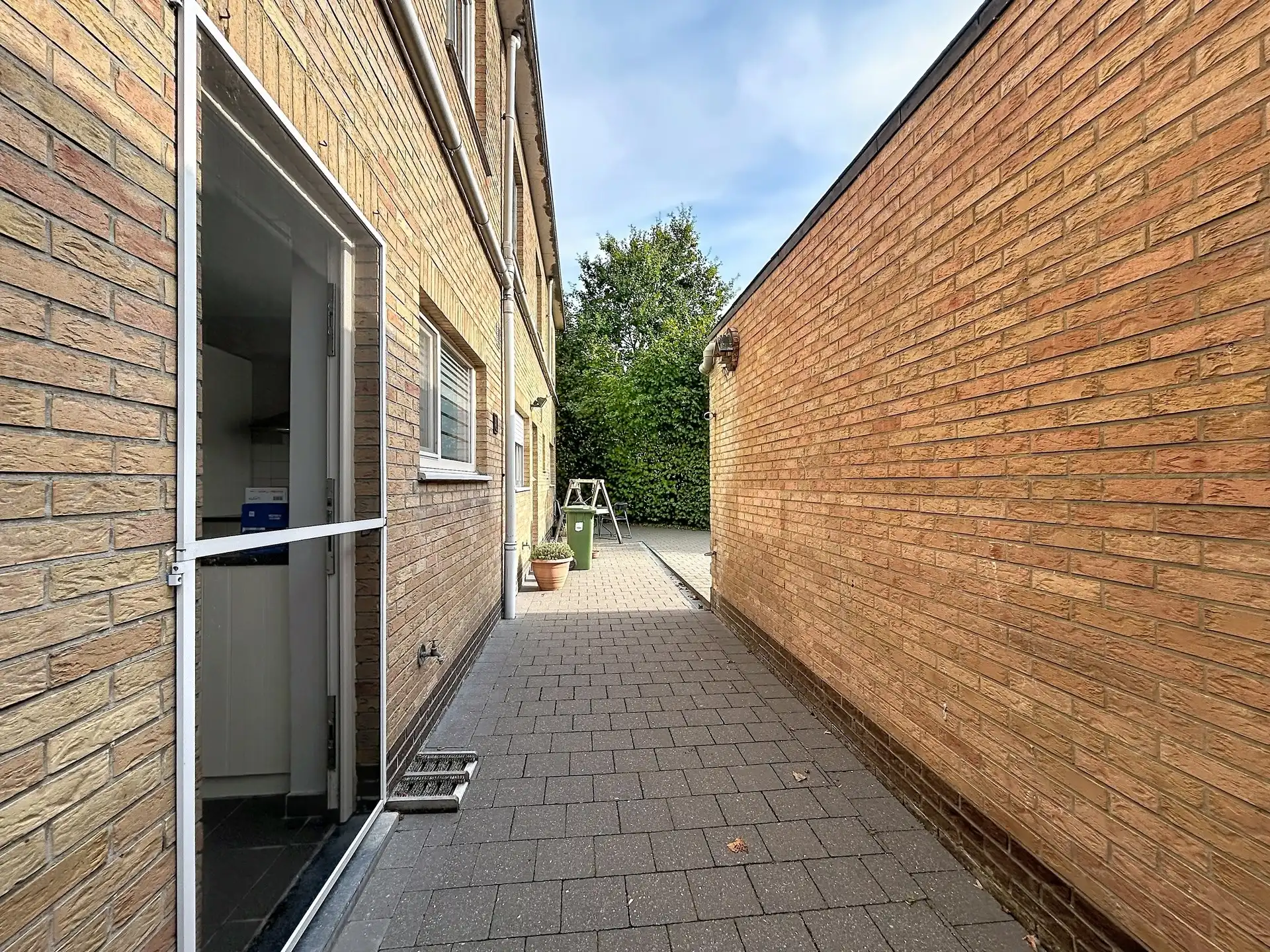 instapklare gezinswoning met 3 slaapkamers en garage foto 4