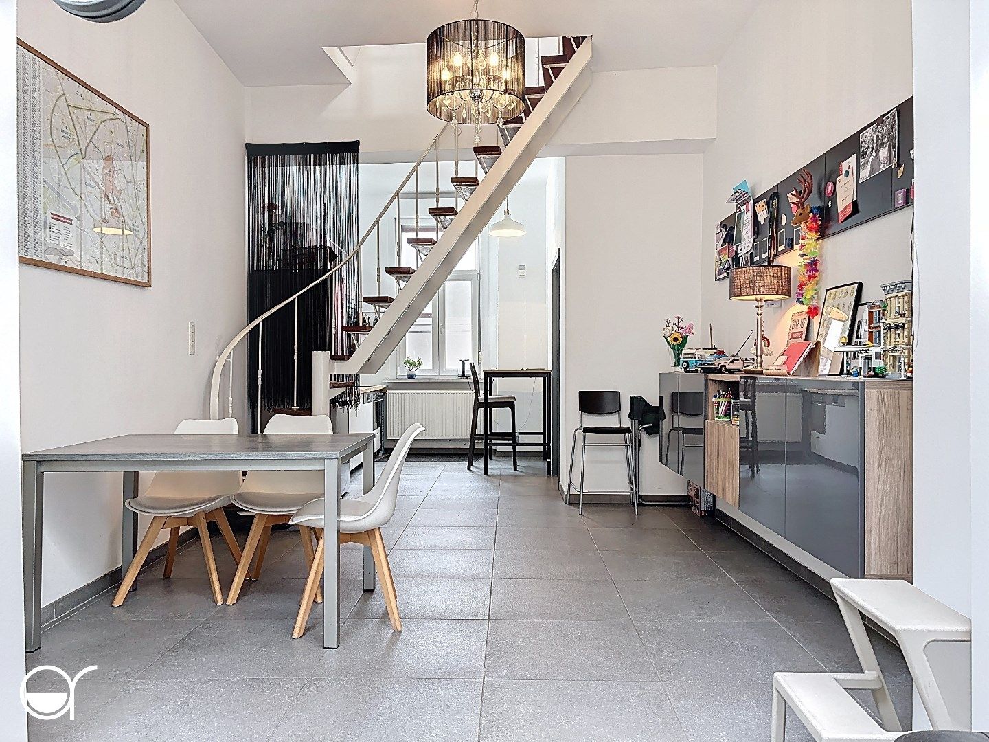Rijwoning met terras en 3 slaapkamers foto 7