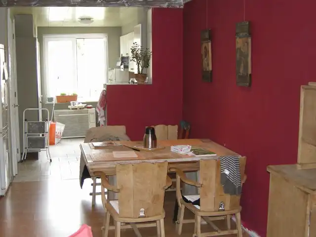 Een charmante gesloten bebouwing met gezellige tuin. Ideaal voor wie centraal wil wonen! foto 3