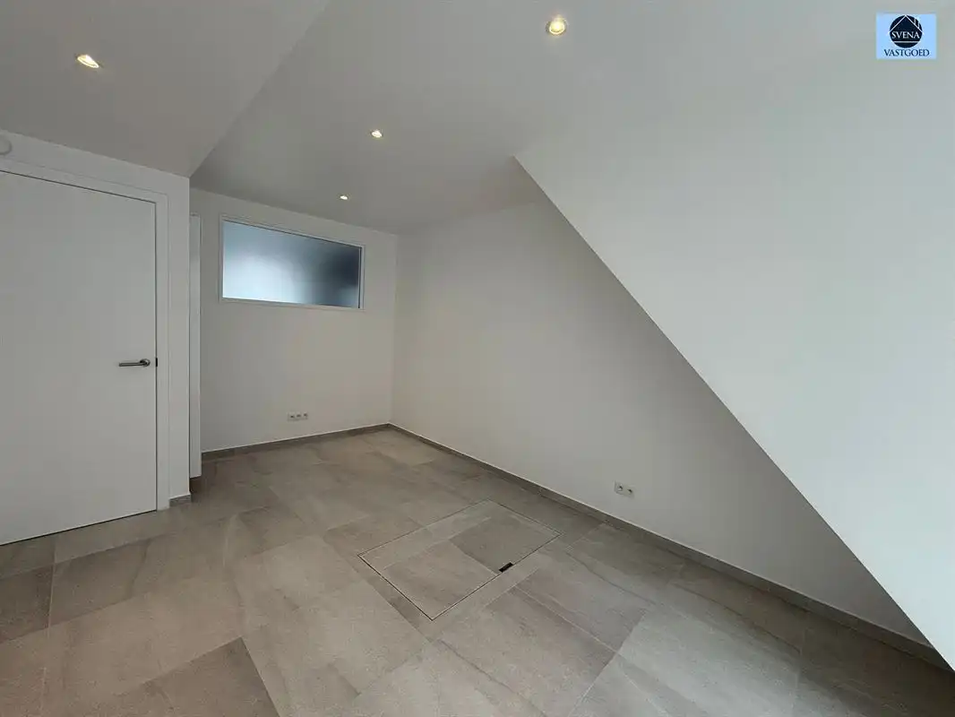 GERENOVEERDE WONING MET 3 KAMERS EN TUIN foto 4