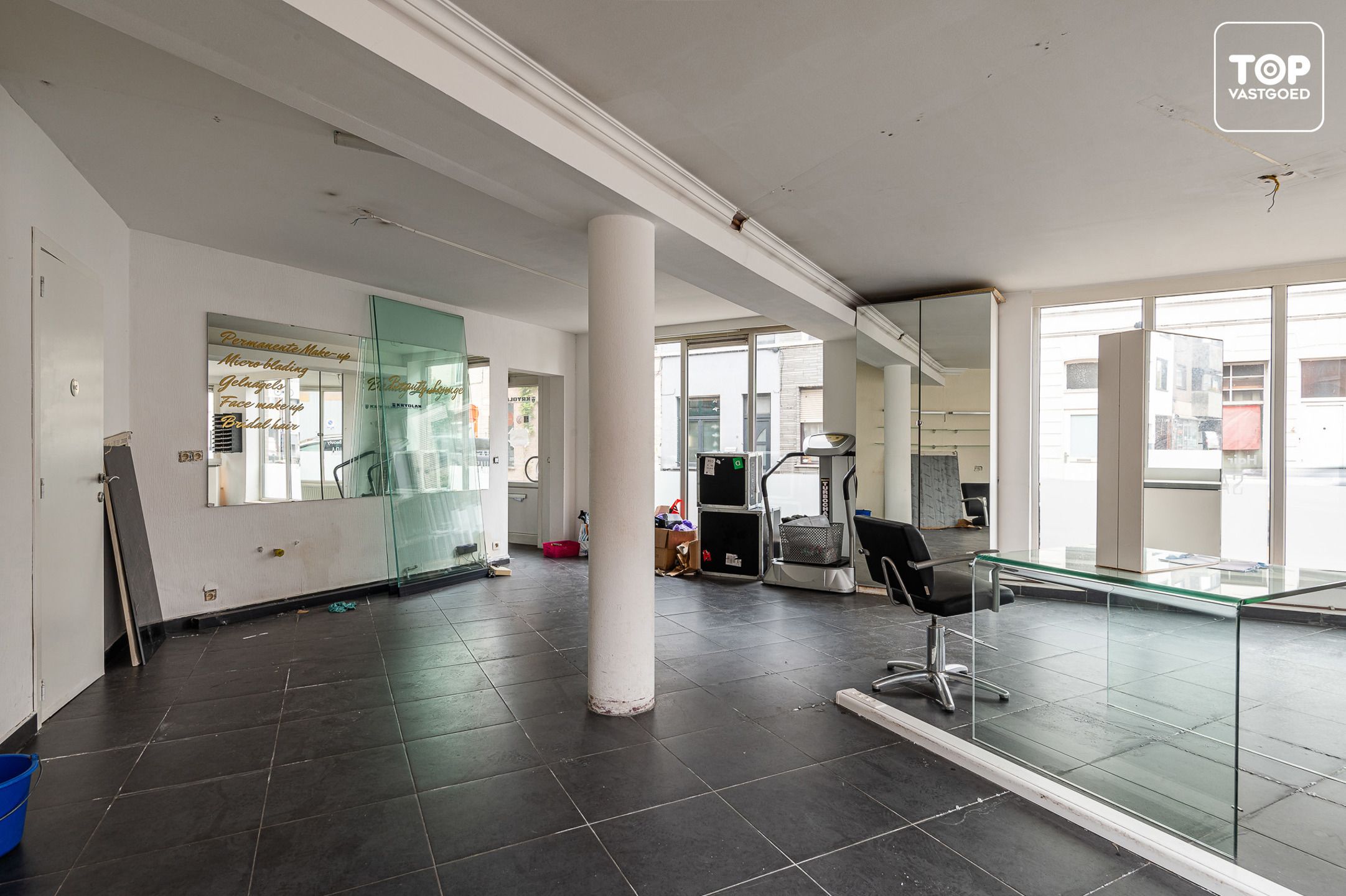 Commercieel interessant gelegen handelspand. Zeer interessant als opbrengsteigendom. foto 10