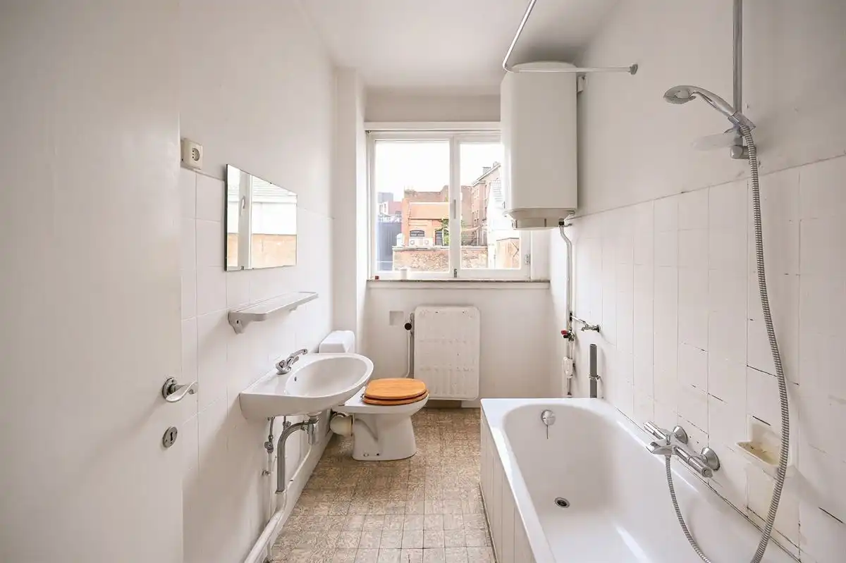 Op te frissen 2-slaapkamerappartement aan de Wilde Zee foto 23