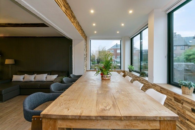 GELIJKVLOERSAPPARTEMENT MET TUIN EN GARAGE IN KONINGSLO foto 3