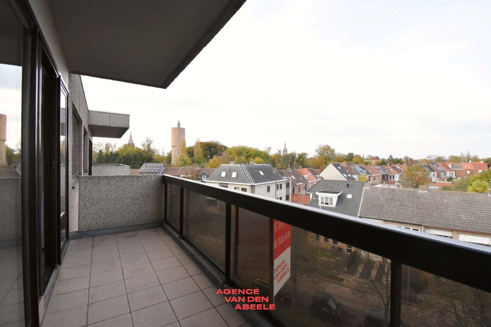 Zeer ruim appartement met 2 slaapkamers en  2 terrassen inclusief  garagebox  foto 7