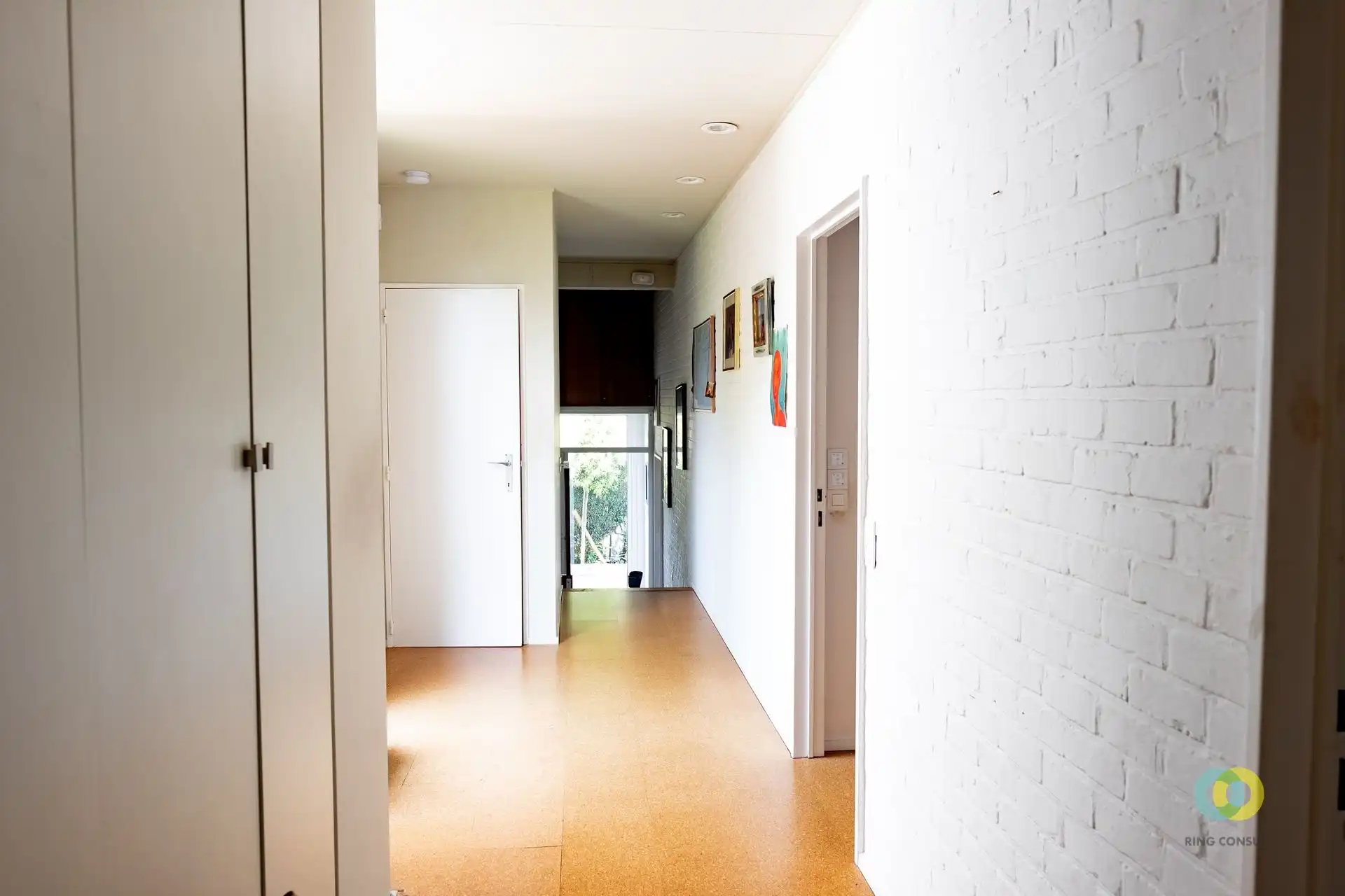 Ruime villa met praktijkmogelijkheden en zicht op groen foto 16