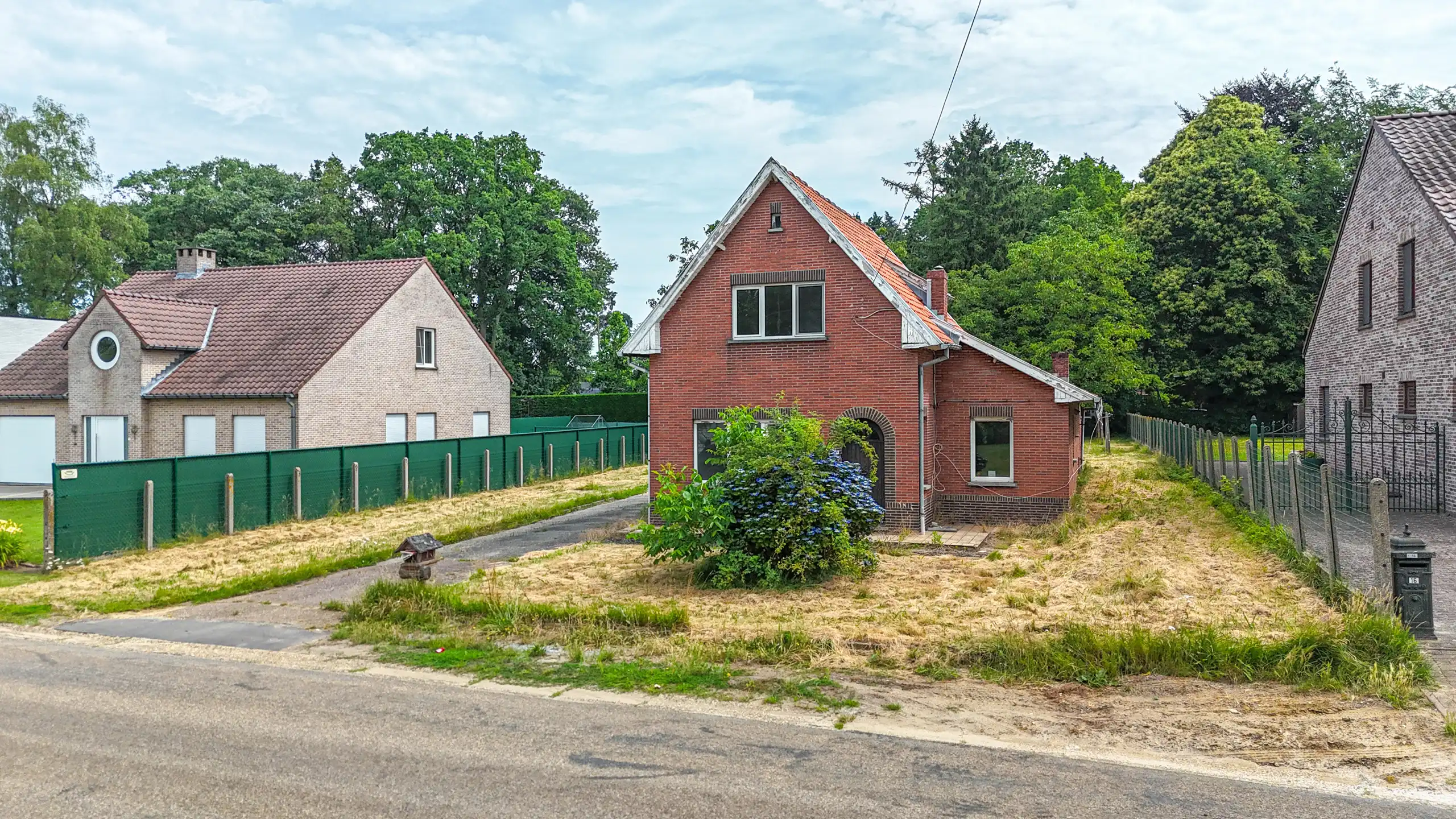 Te renoveren woning op groot perceel te Heusden-Zolder! foto 22