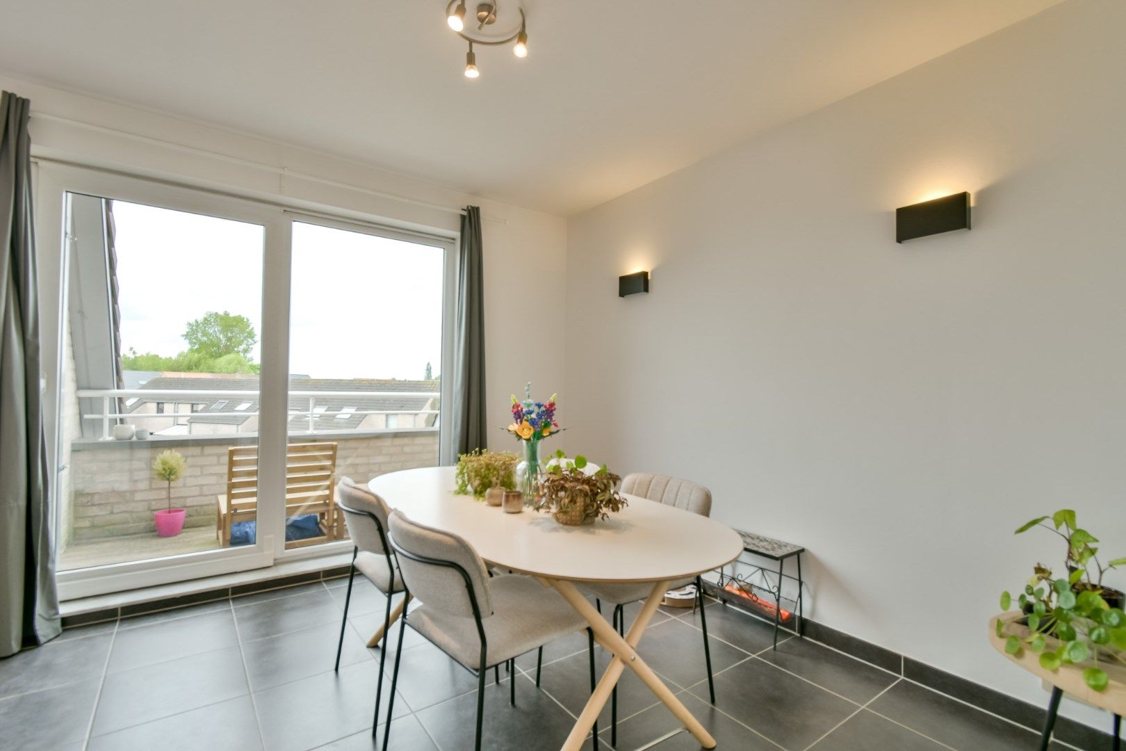 Instapklare en energiezuinige appartement in het centrum van Torhout! foto 5