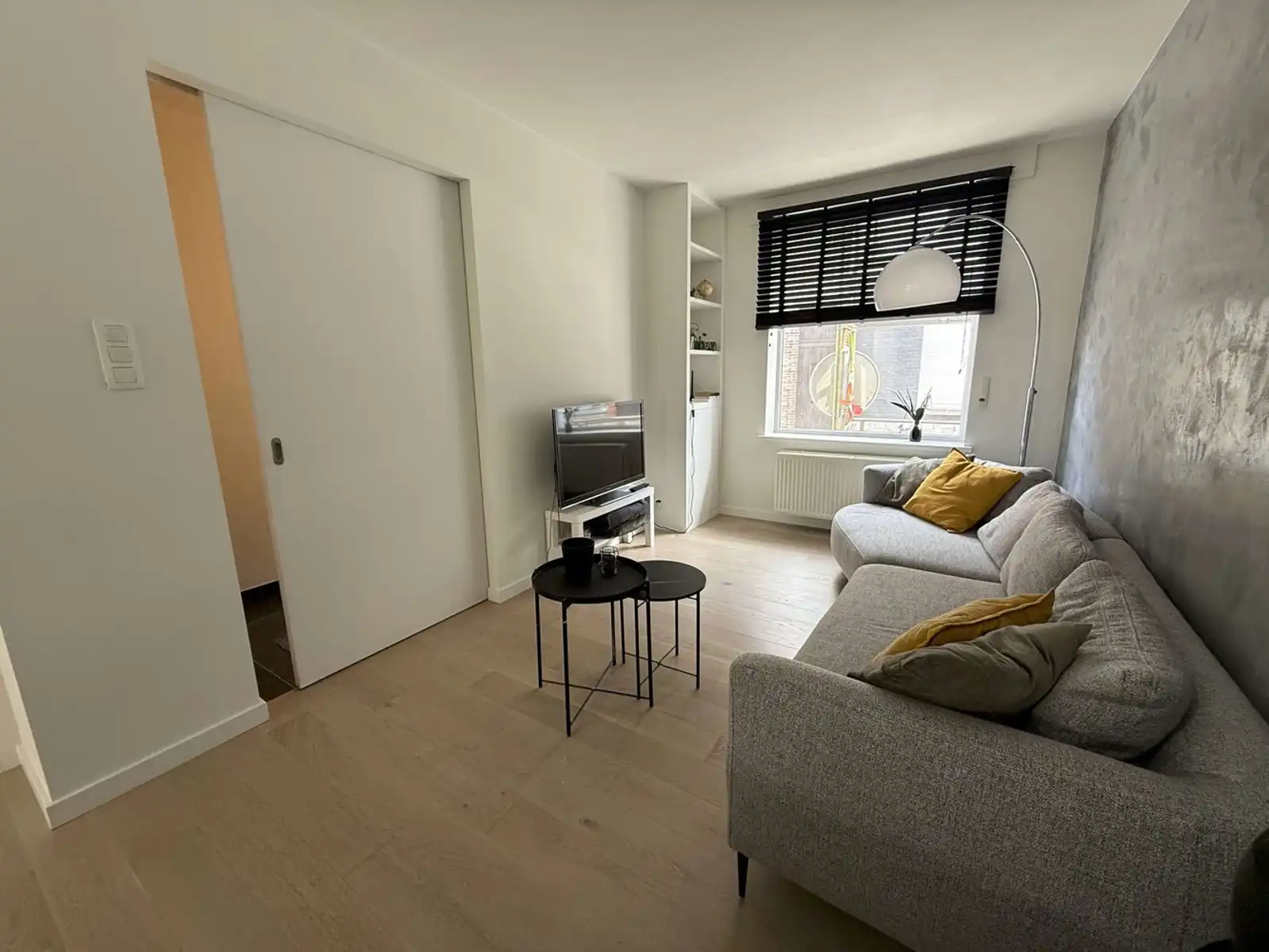 Recent gerenoveerd en volledig gemeubeld rijhuis met tuin te huur foto 4