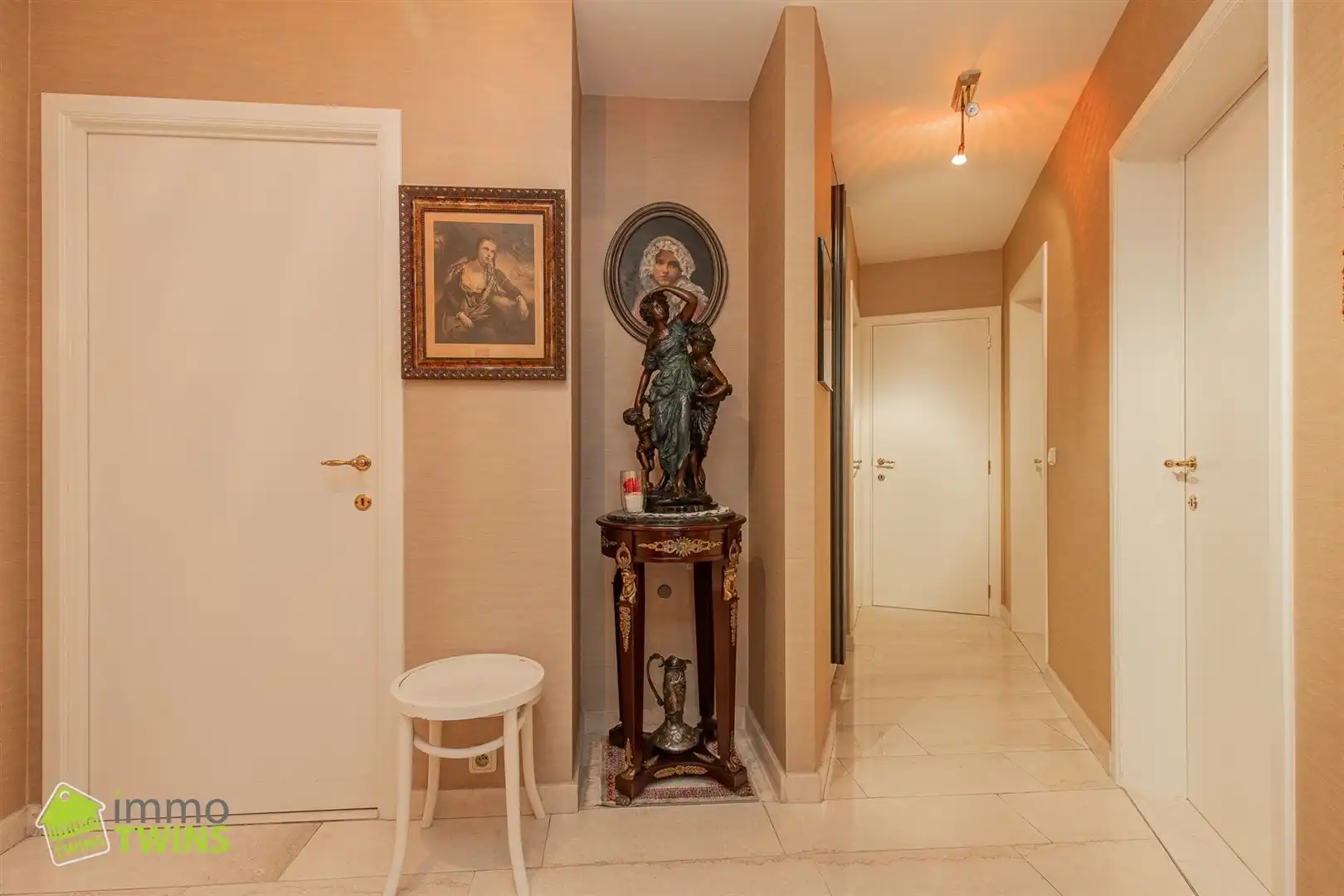 Stijlvol appartement met prachtig uitzicht op het Keizersplein hartje Aalst foto 14