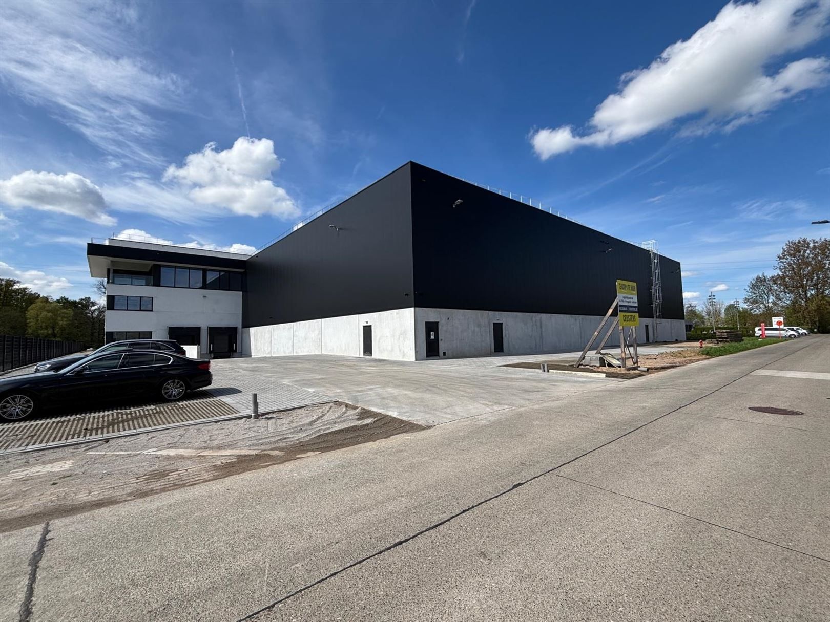 State-of-the-Art logisitek pand in Lier foto {{pictureIndex}}