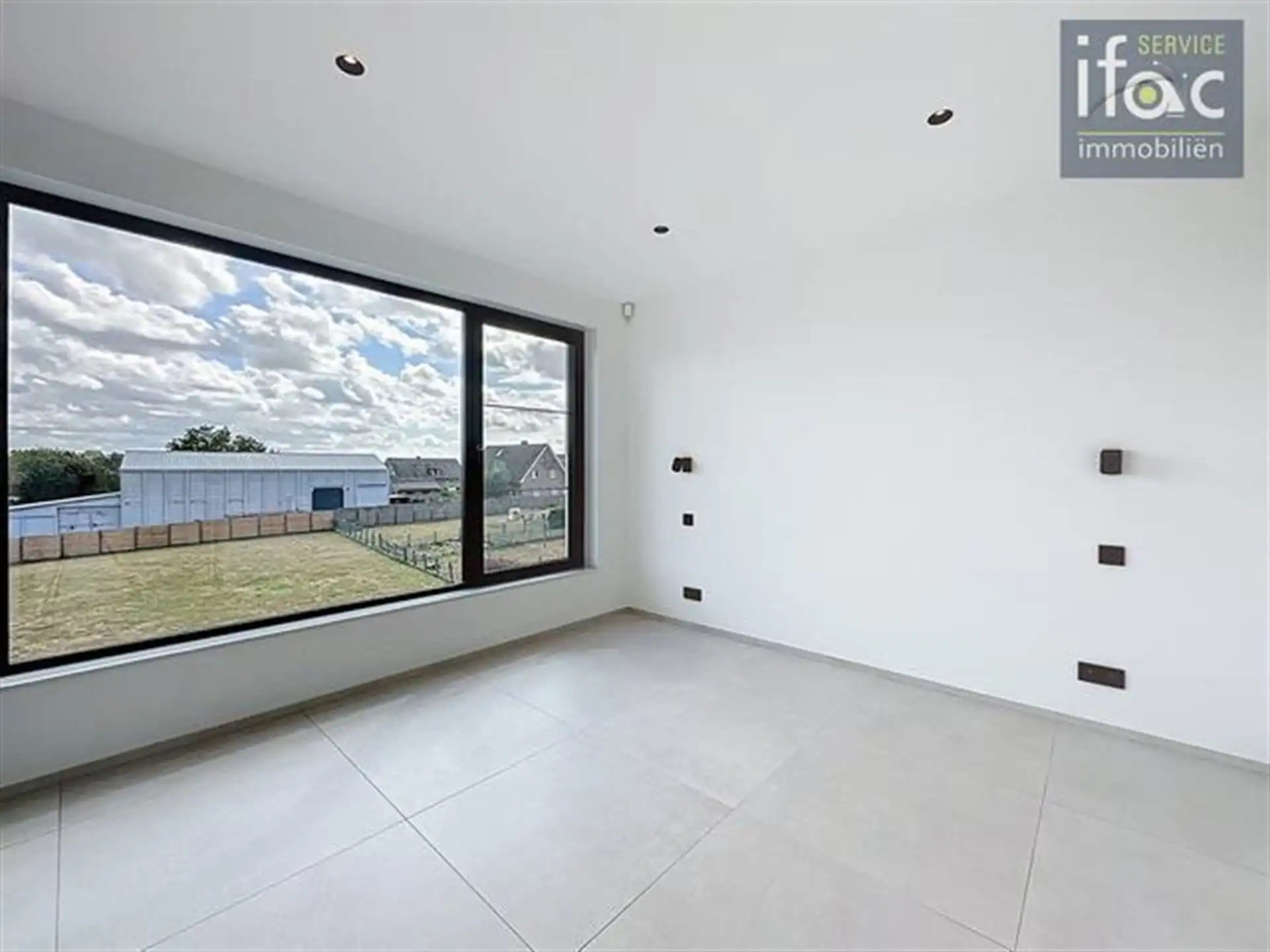 Energiezuinige villa met lichtrijke leefruimtes en grote tuin foto 8